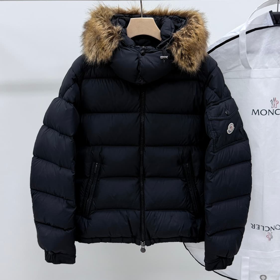 [S급/7] 몽클레어 마야프 패딩 마르크 블랙 상품이미지1