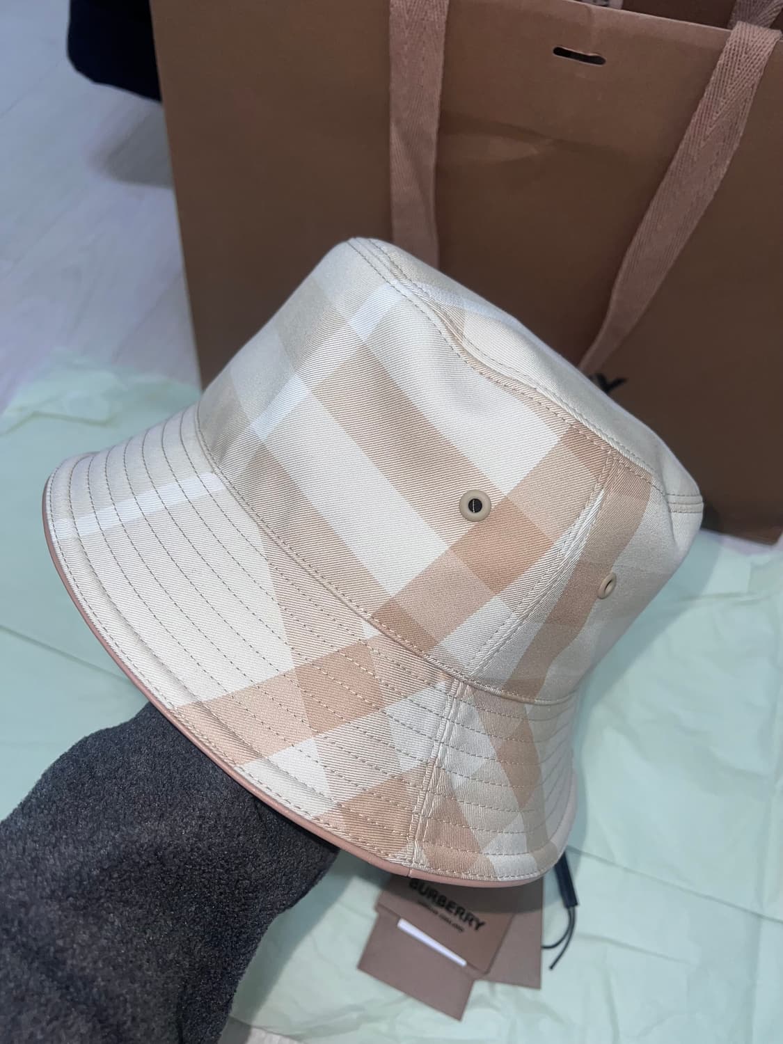 버버리 파스텔톤 버킷햇 상품이미지3