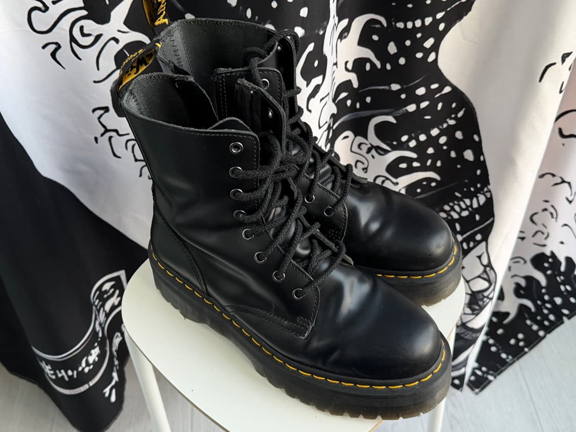 닥터마틴 제이든 8홀 상품이미지1