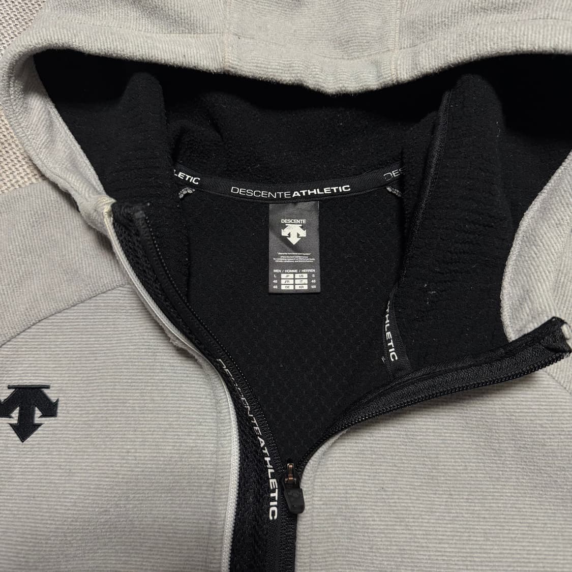 데상트 기모 폴라텍 후디 상품이미지2