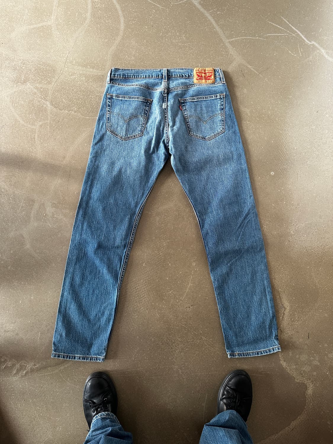 Levis 502 레귤러 테이퍼드 데님 팬츠 상품이미지1