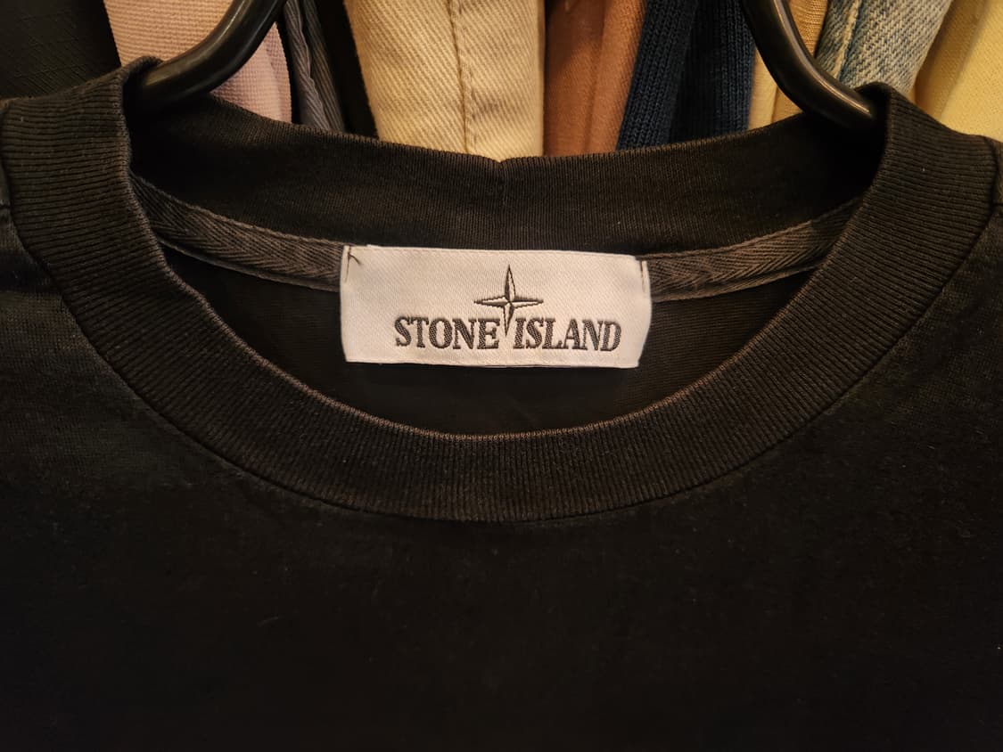 스톤아일랜드 블랙 반팔 티셔츠 상품이미지2