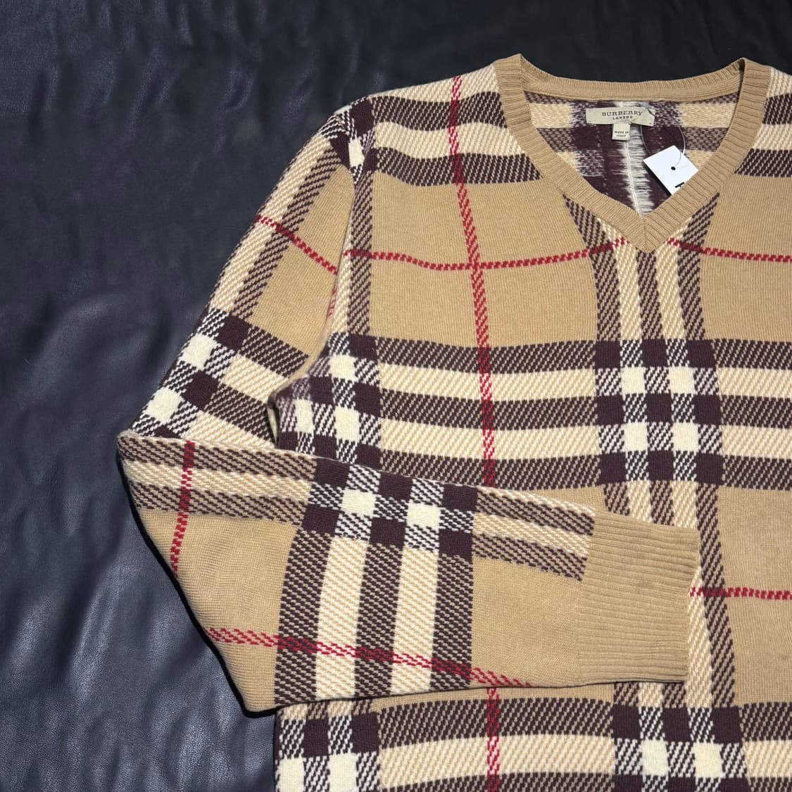 버버리 노바체크 브이넥 니트 상품이미지3
