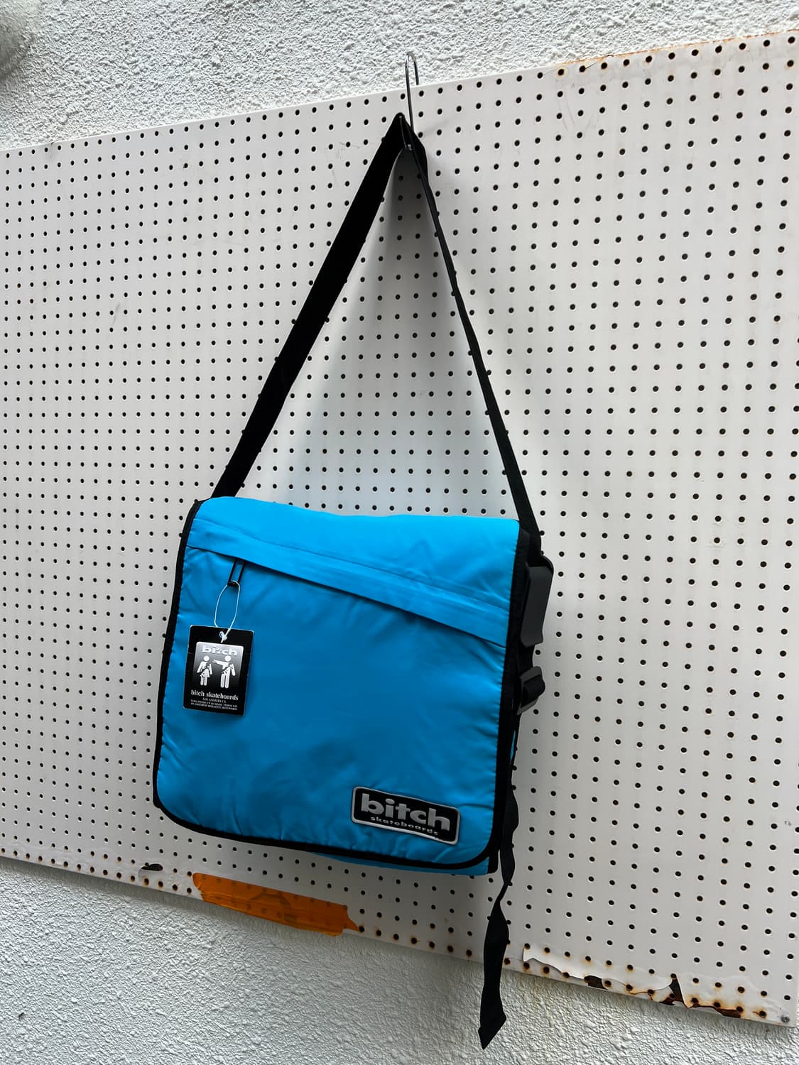 BITCH SKATEBOARDS CROSS BAG 비치스케이트보드크로스백 상품이미지6