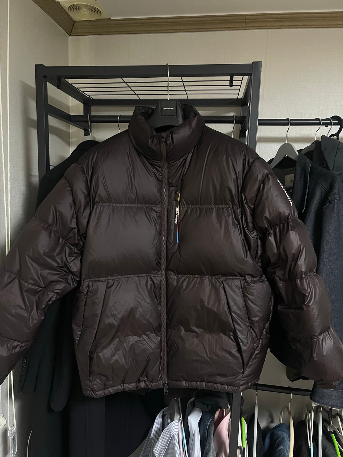 25FW 살로몬 컨투어 패딩  초콜렛 XL 상품이미지1