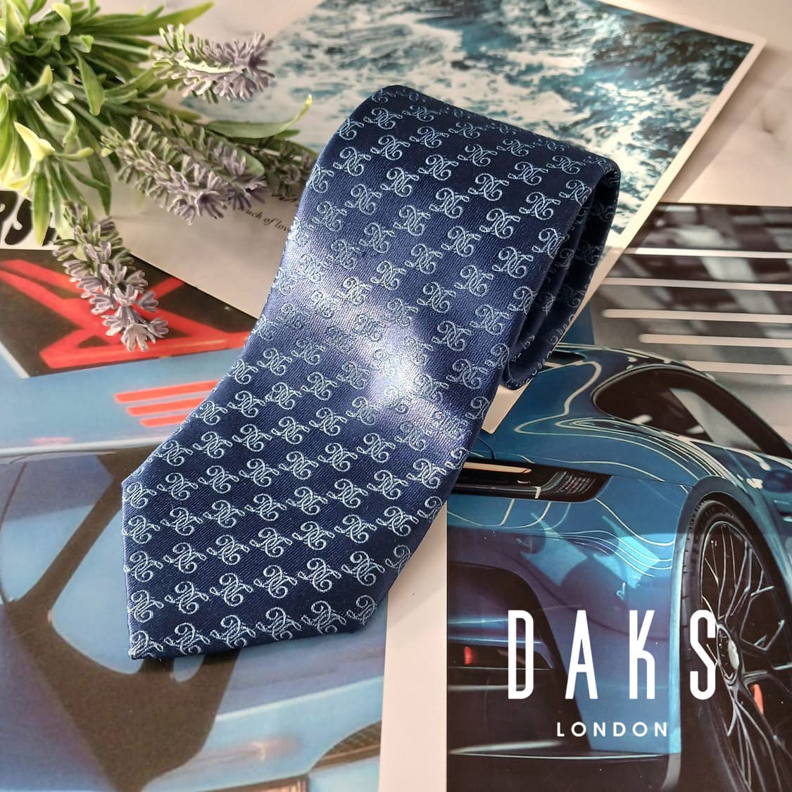 닥스 실크 블루 로고 패턴 넥타이 8.2cm A+등급 A19012
 상품이미지1