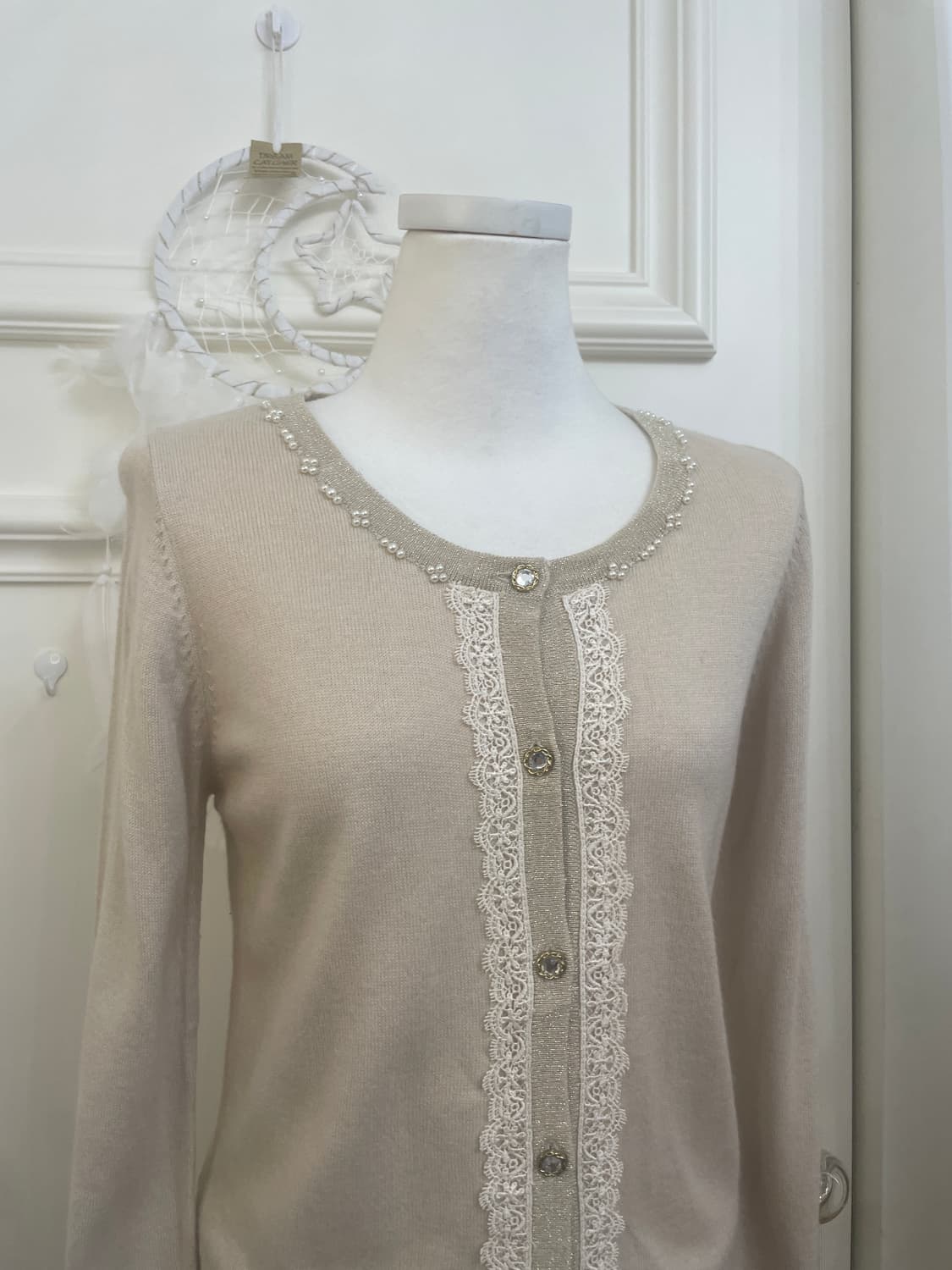 beige lace point crystal button cardigan 상품이미지5