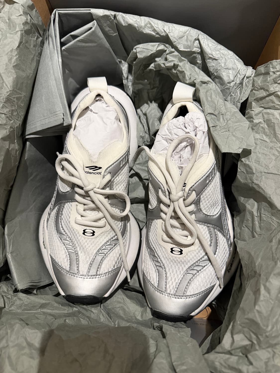 발렌시아가 서킷 스니커 실버 35 상품이미지2