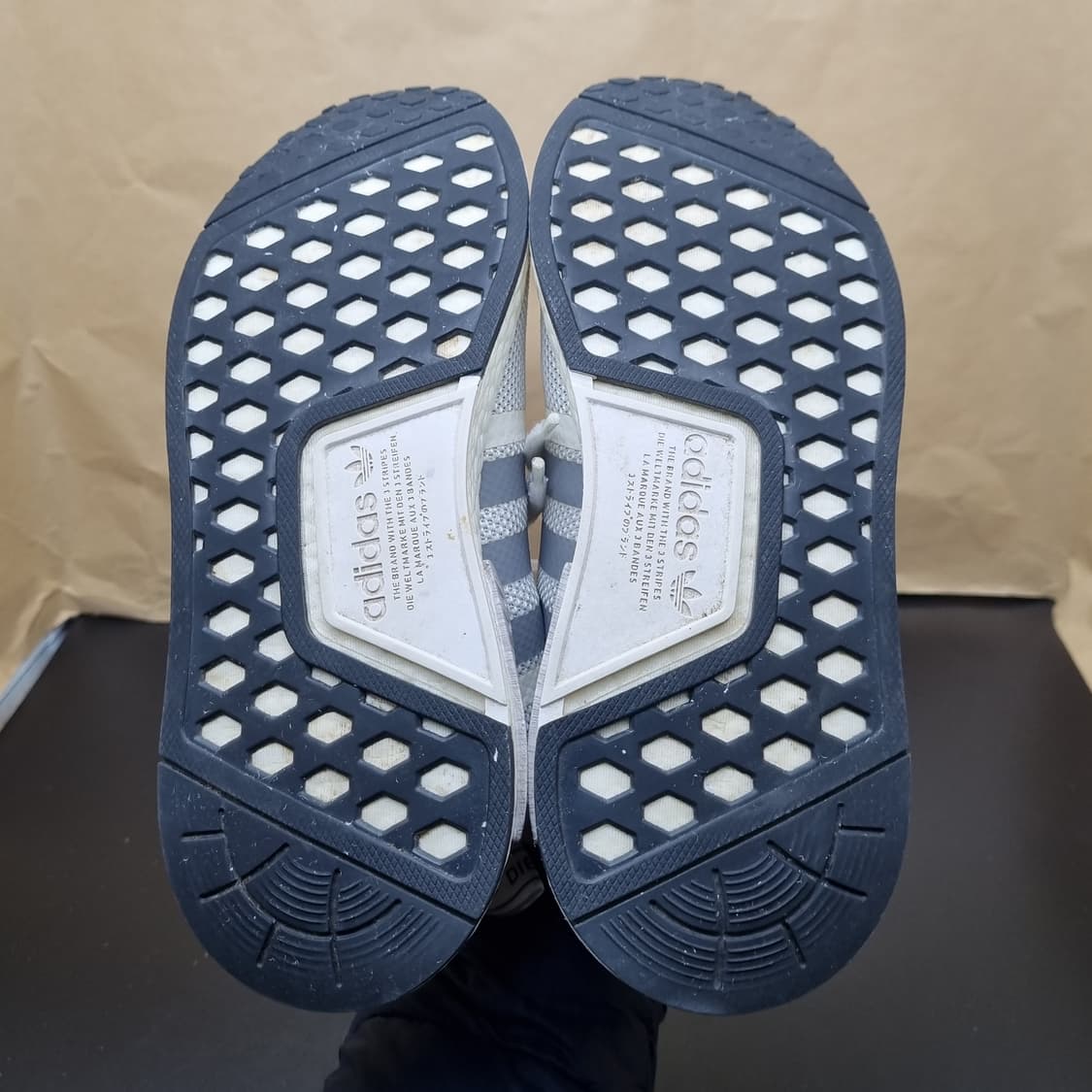 아디다스 NMD R1  여성운동화240 상품이미지3