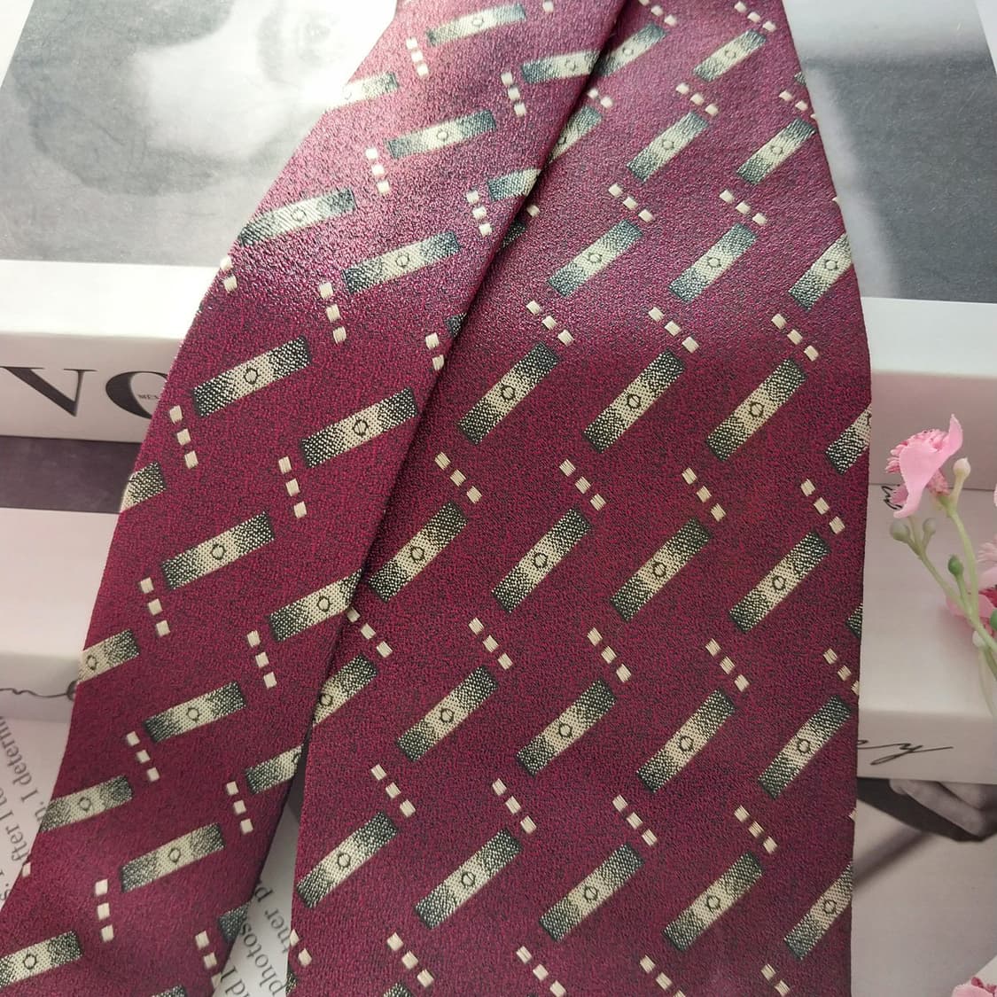 트루사르디 실크 와인 지오메트릭 넥타이 9.5cm A+등급  K1418
 상품이미지4