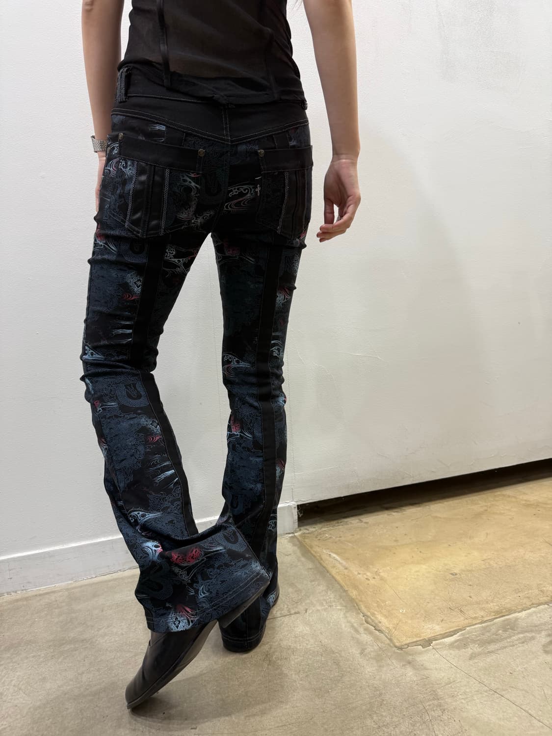 오즈온 오리엔탈 패턴 디테일 매쉬 부츠컷 팬츠 상품이미지9