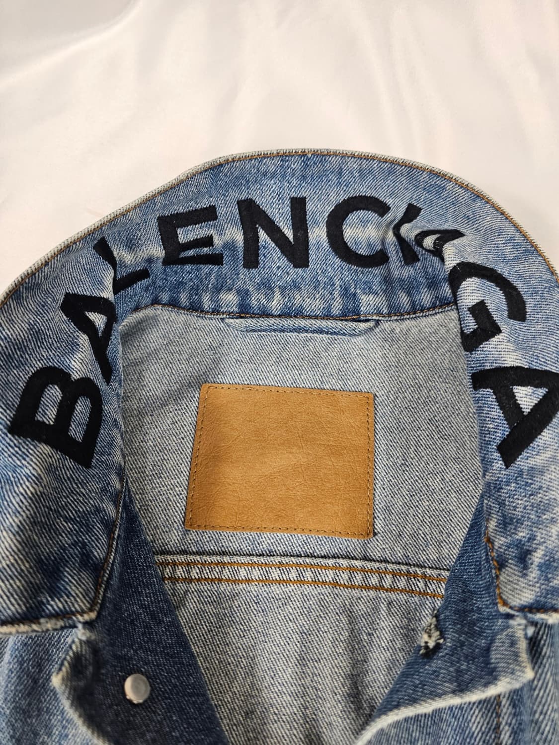 발렌시아가넥로고데님자켓 상품이미지2