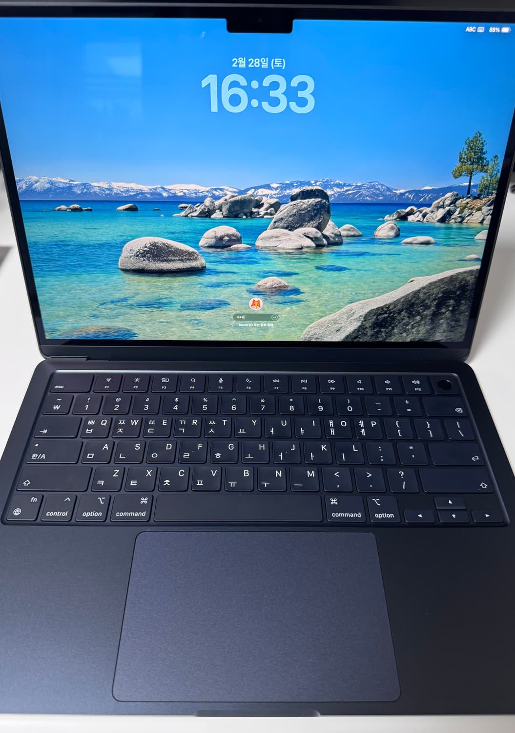 맥북에어 M3 13인치 8GB 256GB 미드나이트 상품이미지2