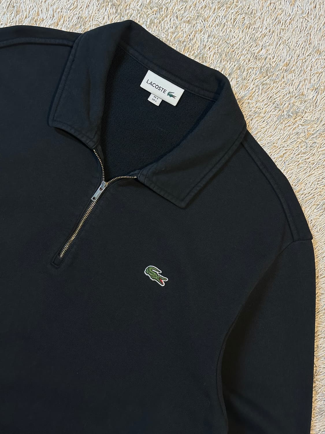 라코스테 LACOSTE 동일드방레 신형 하프 반집업 맨투맨 블랙 상품이미지2