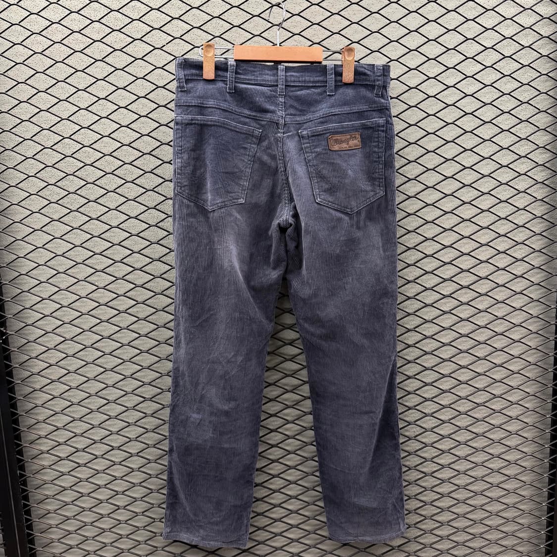 Wrangler 코듀로이 워크팬츠 양각버튼 가죽패치 W스티치 디테일 블루 상품이미지3