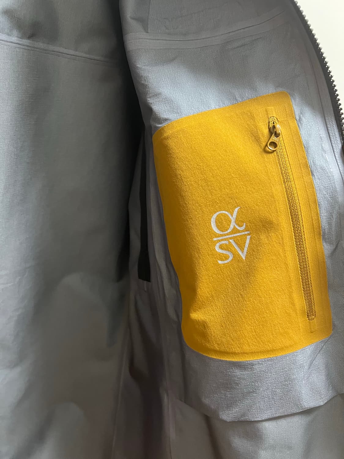 아크테릭스 알파sv  24k  m사이즈 상품이미지2