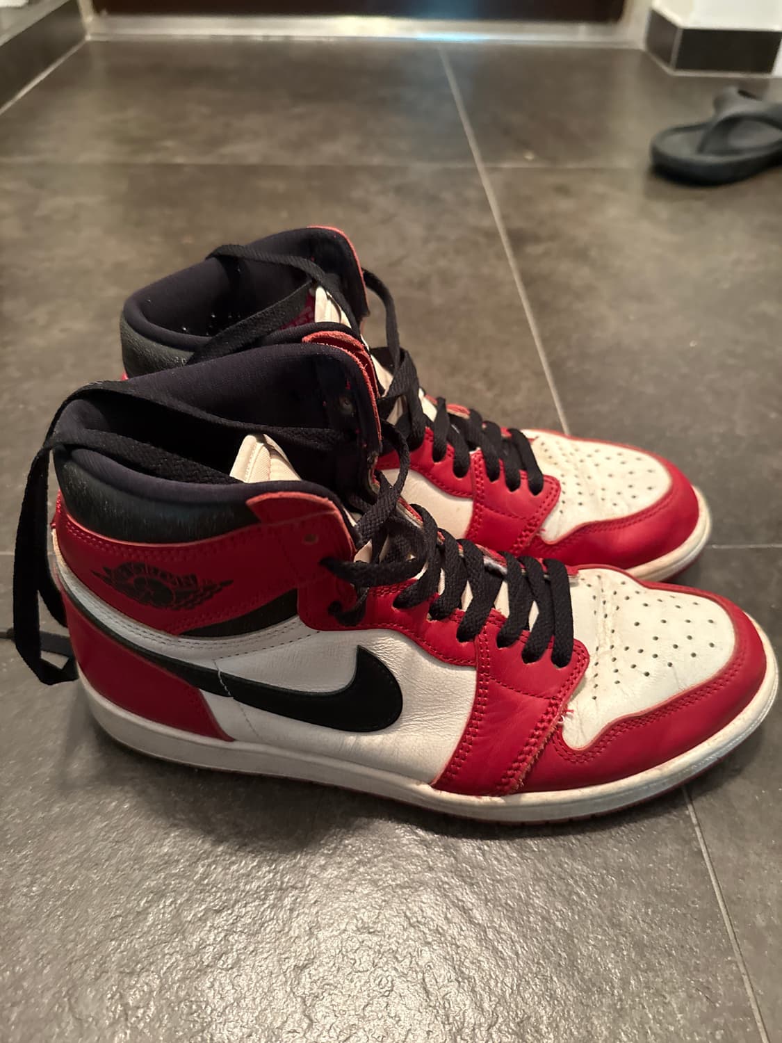 Jordan 1 Retro High OG Chicago 2022 상품이미지2