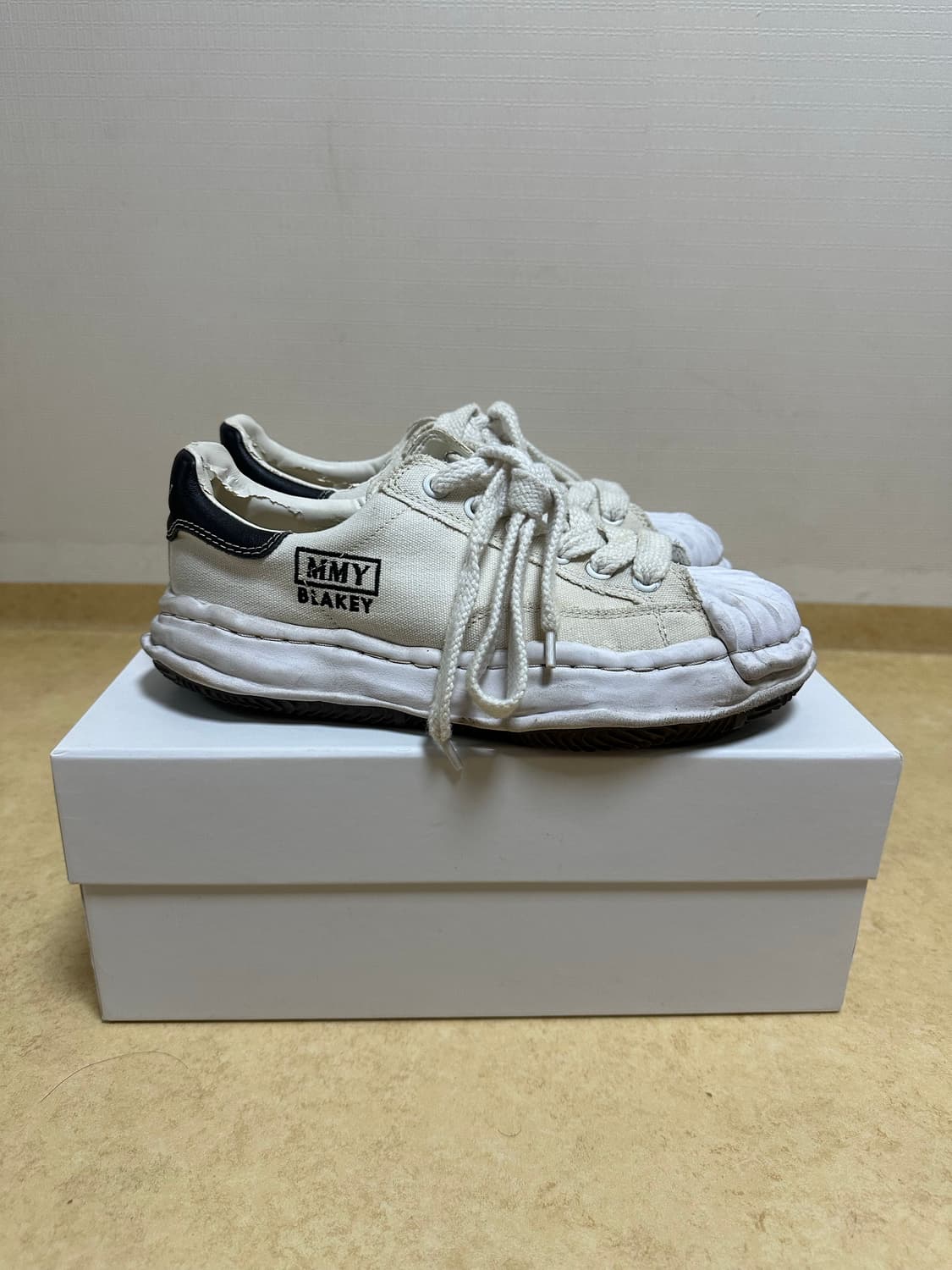 메종 미하라 야스히로 블레이키 화이트 42 상품이미지3