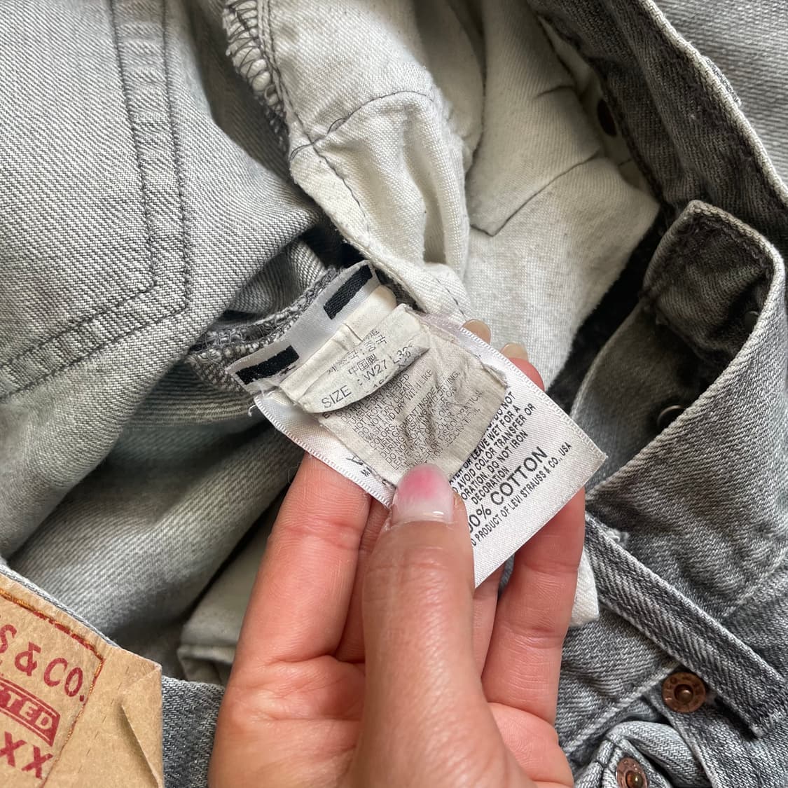 (27) 리바이스 501 27x32 연그레이 버튼플라이 워싱 데님팬츠 상품이미지6