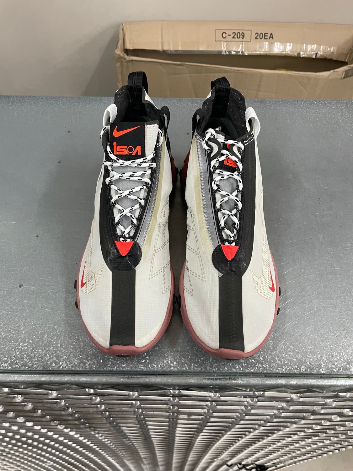 나이키 리액트 러너 미드 WRISPA 255 상품이미지5