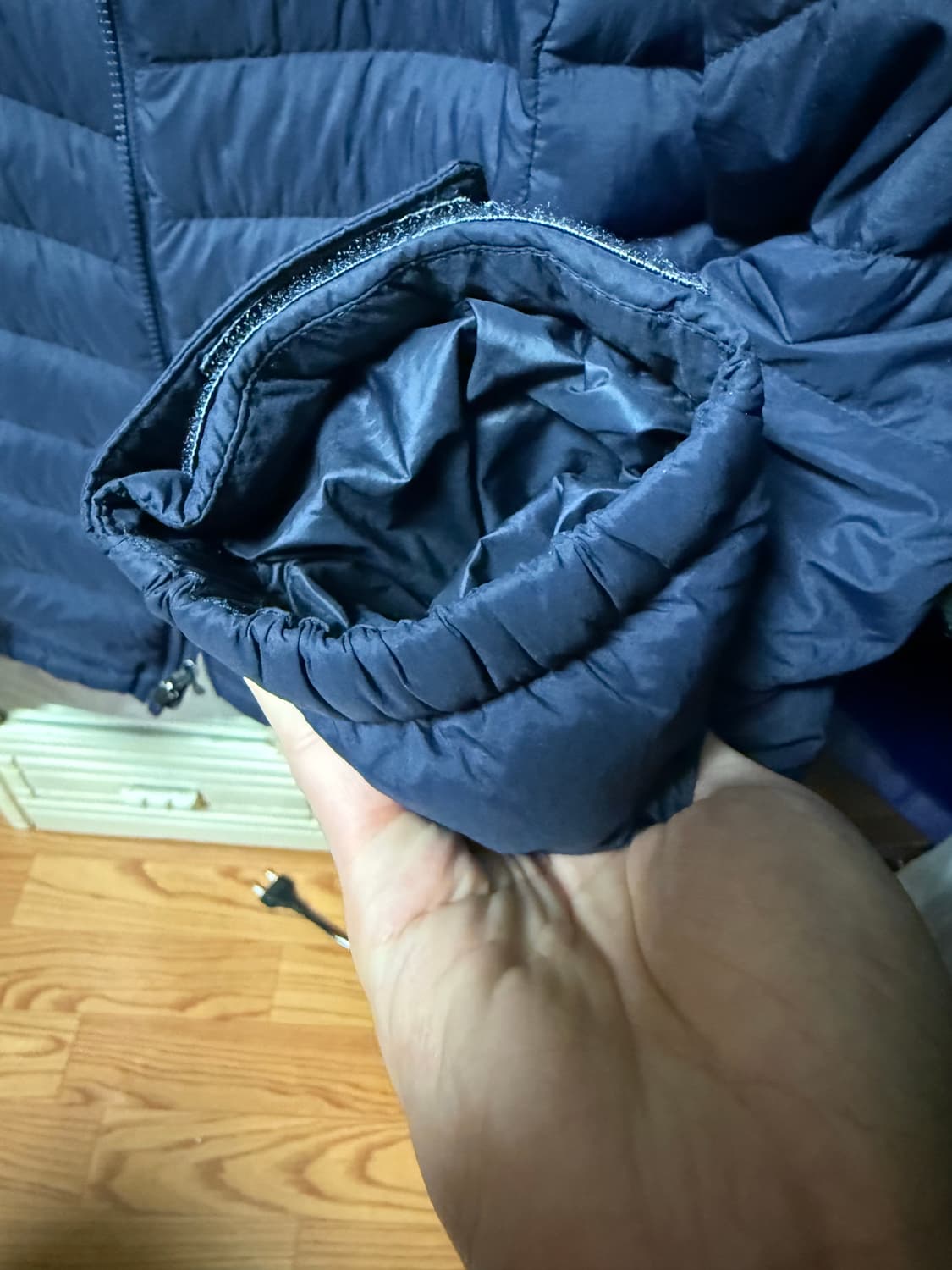 [사용감 적음] 콜롬비아 네이비 경량 구스패딩 l 상품이미지6