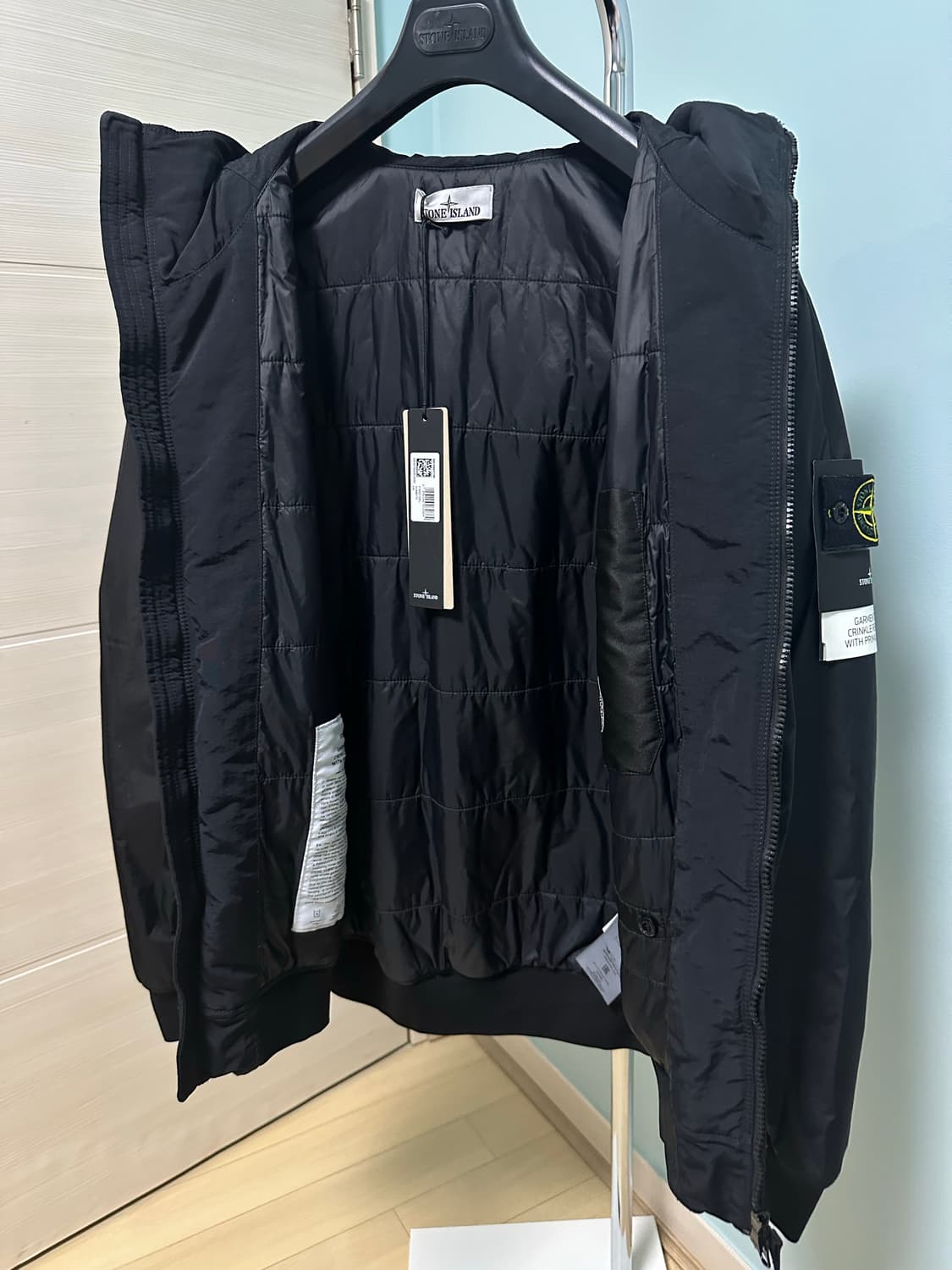 스톤아일랜드 Fw24 프리마로프트tc L사이즈 새상품급 상품이미지6