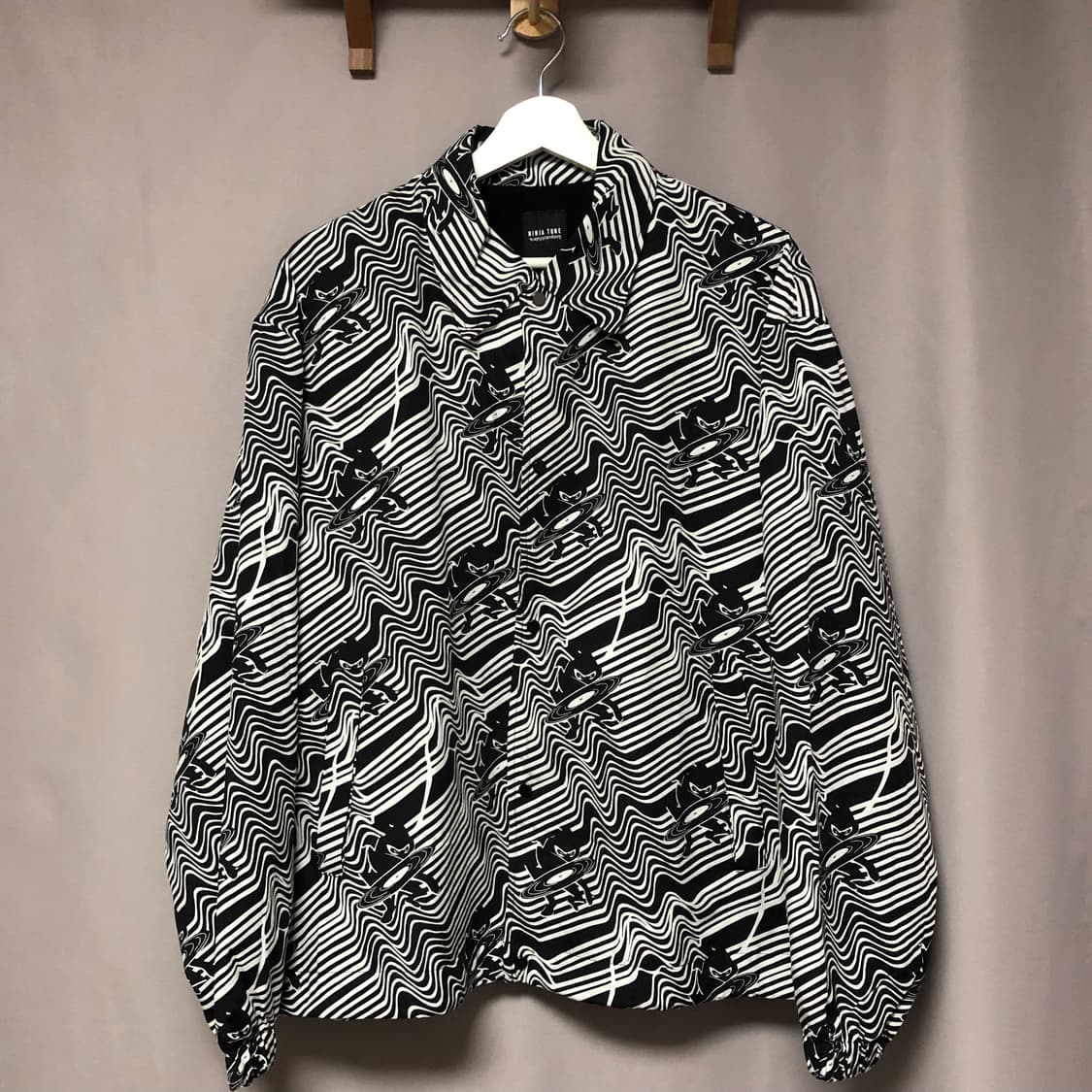 사스콰치패브릭스 닌자튠 코치자켓 상품이미지2