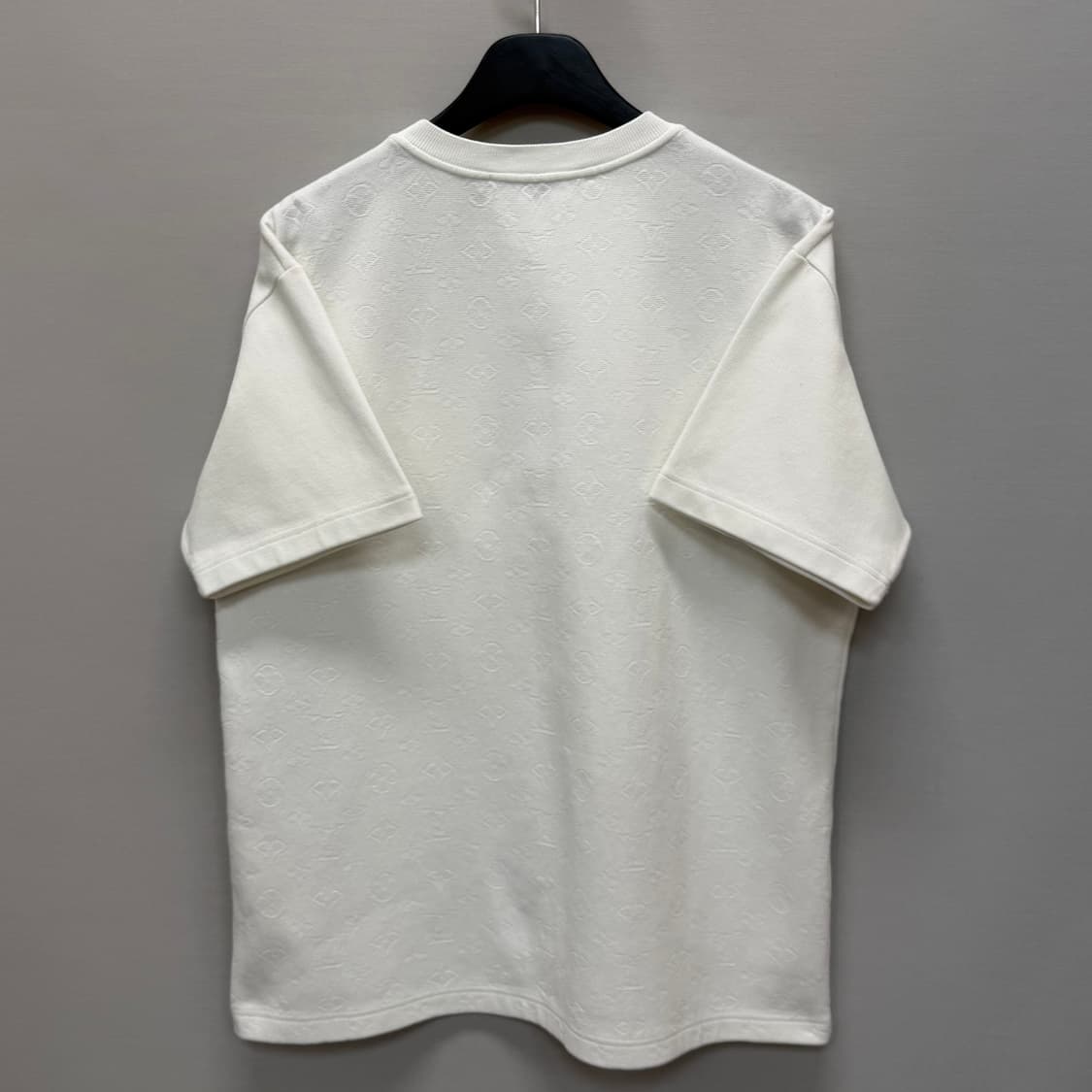 루이비통 시그니처 3D 포켓 모노그램 반팔티 ( 95~100 ) 상품이미지4