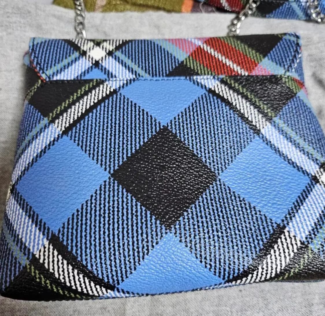 (새상품) 비비안웨스트우드 체크 플랩 스몰 체인백 상품이미지8