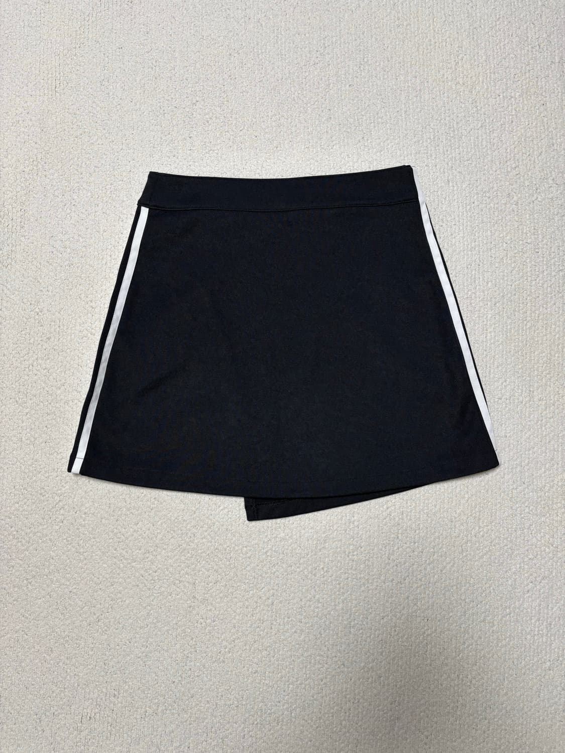 아디다스 블랙 삼선 3S 랩 미니 스커트 상품이미지3