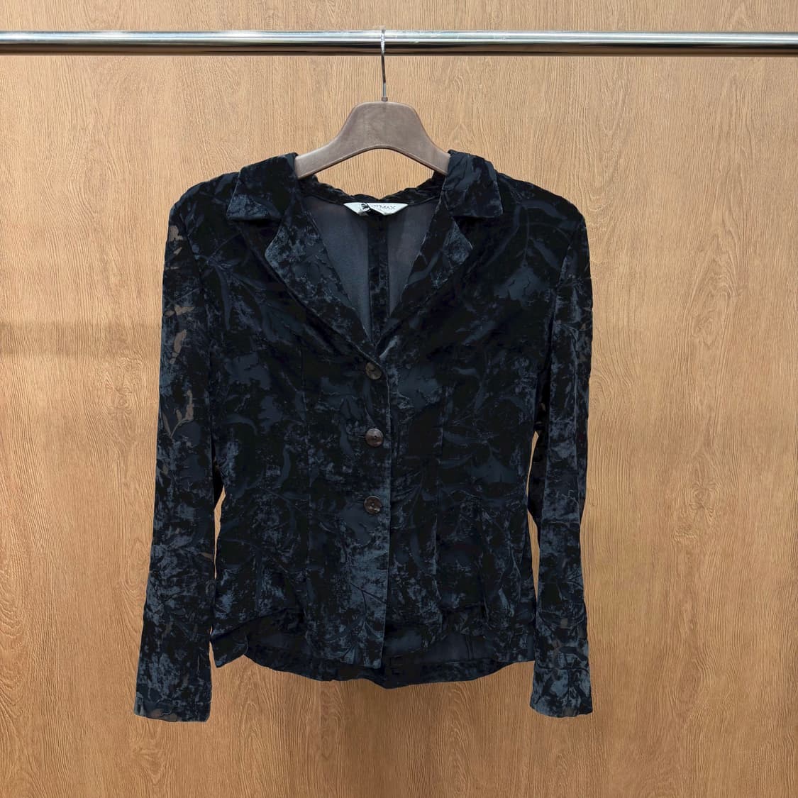 막스마라 스포트막스 테일러드 자켓 벨벳 텍스퍼 플로럴 패턴 디테일 블랙 상품이미지2