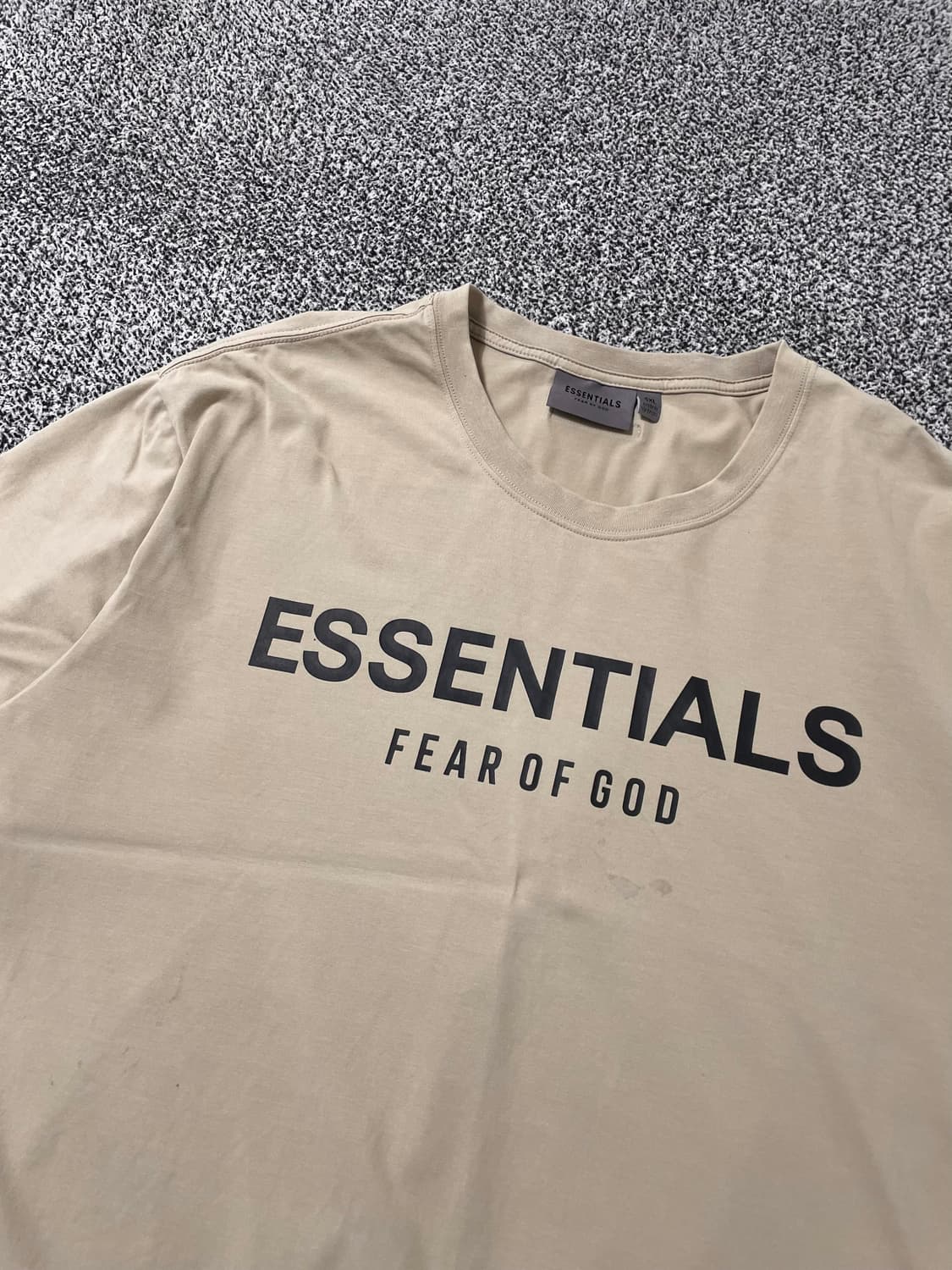 빈티지9. 피어오브갓 에센셜 스펠 로고 숏슬리브 반팔 티셔츠 토프 상품이미지2