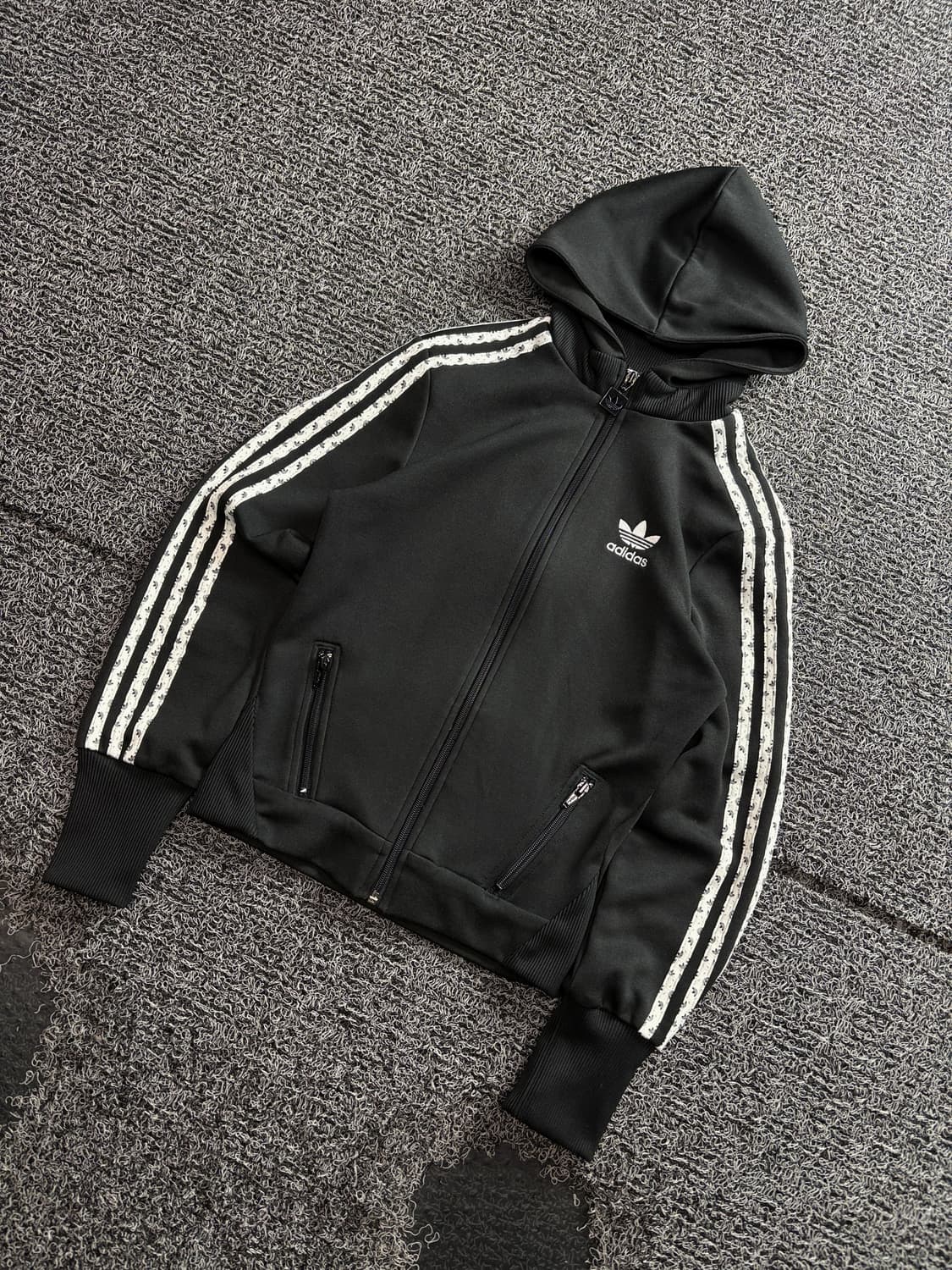 아디다스 트레포일 블랙 크롭 후디 집업 4202 상품이미지1
