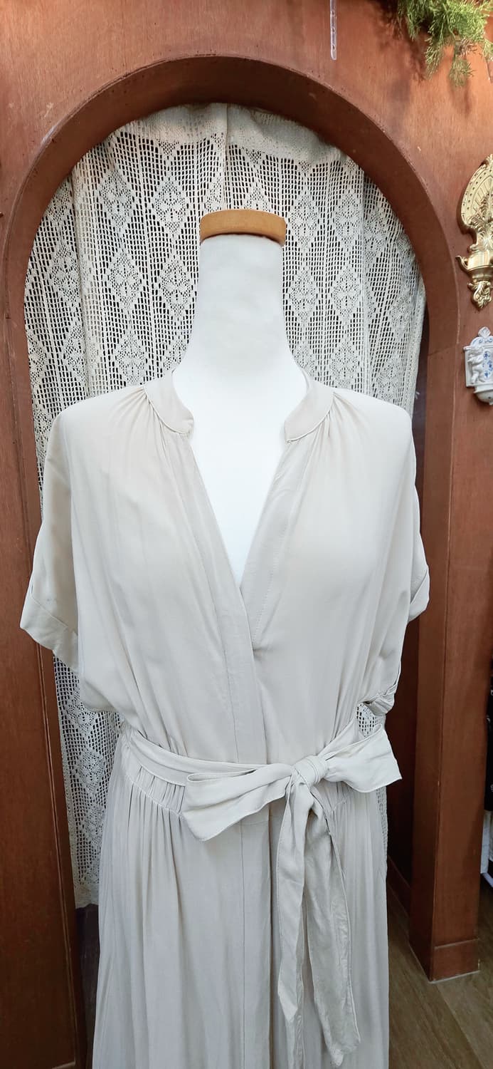 M) H&M 롱원피스 베이지 셔링 허리끈 여리핏 상품이미지2