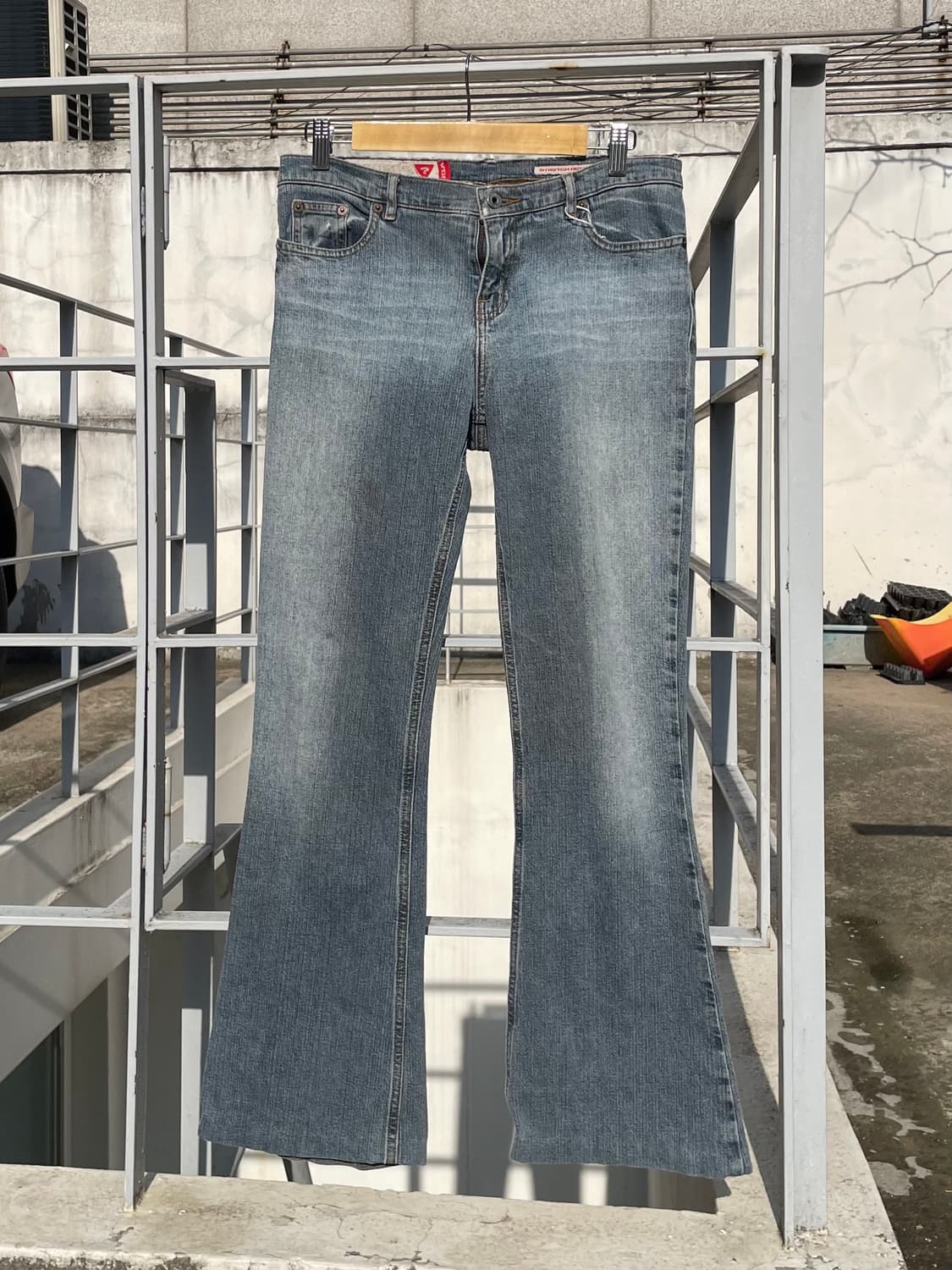 빈티지 guess 미니멀 부츠컷 데님팬츠 상품이미지3