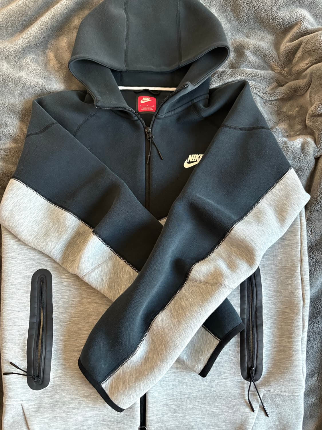 나이키 테크팩 블랙그레이 희귀색상 l 상품이미지1