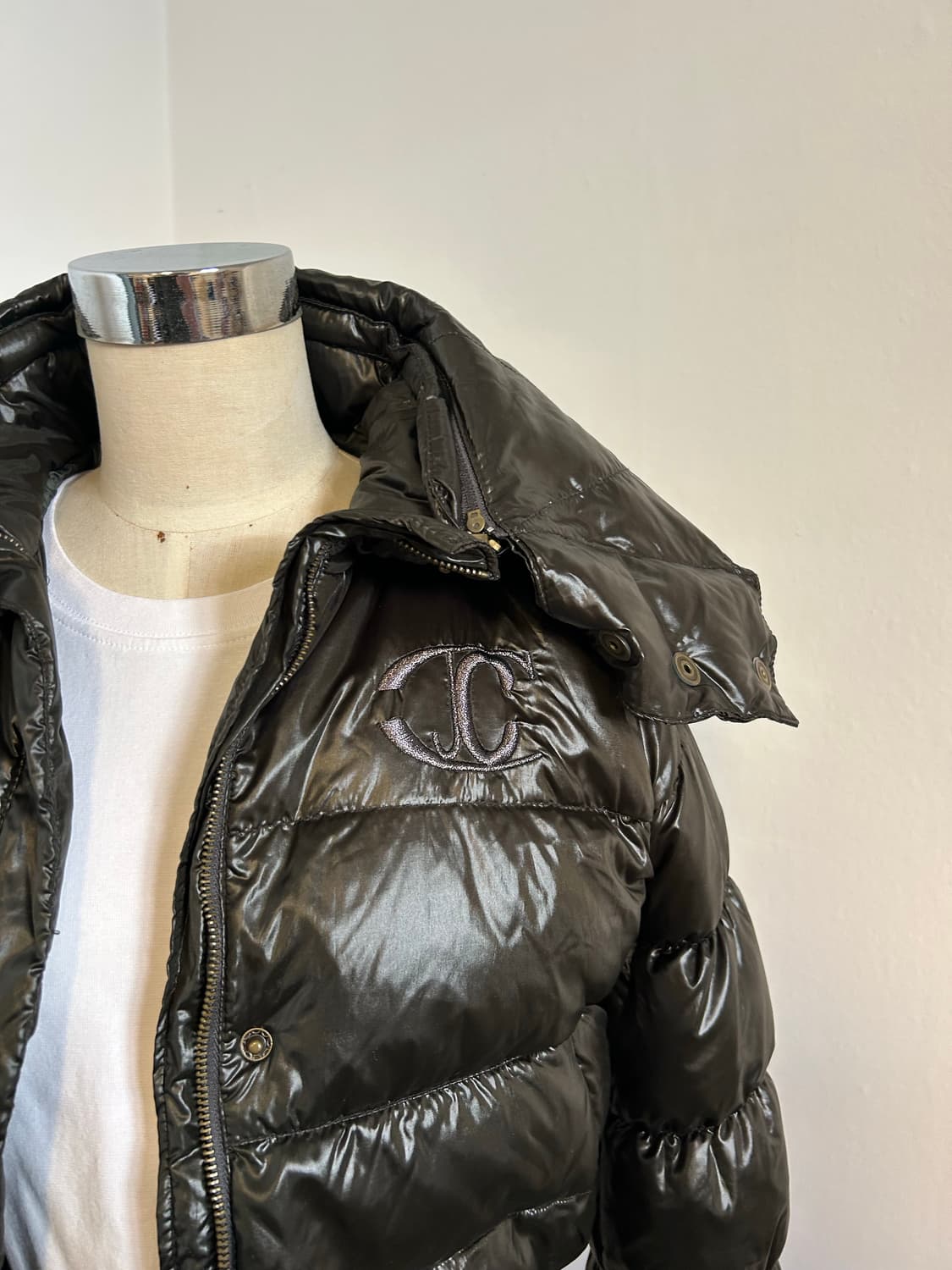 L026 저스트 카발리 하이넥 글로시 크롭 패딩 상품이미지4