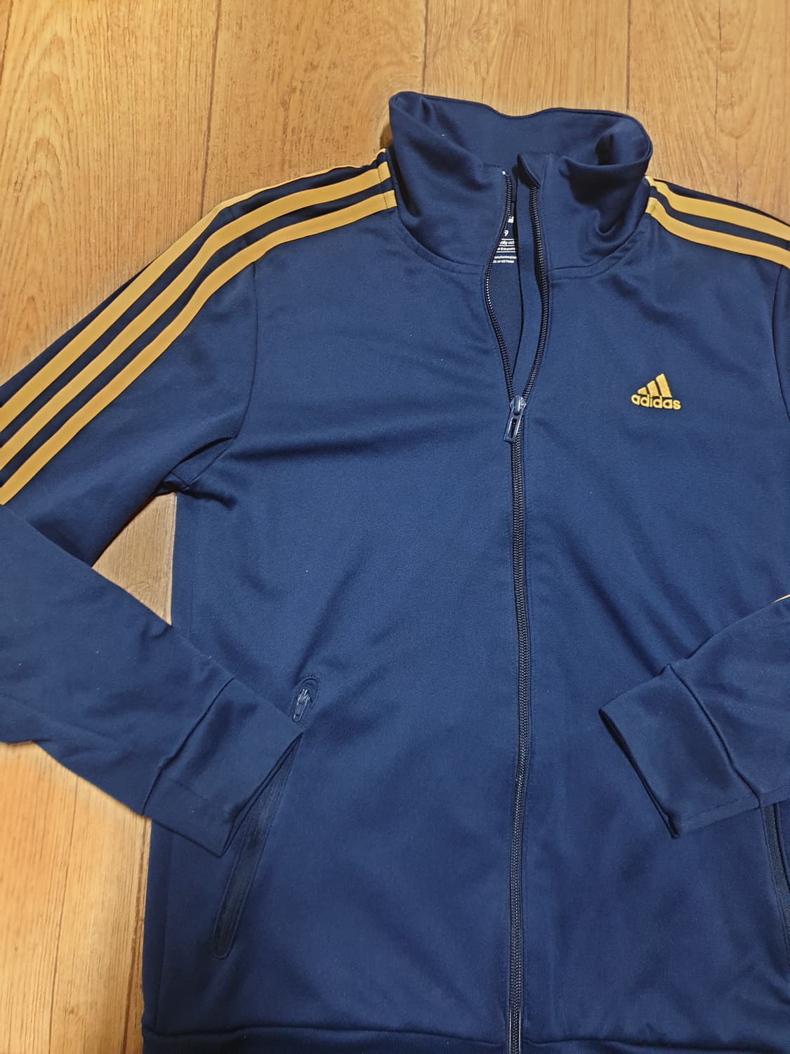 1077 아디다스 운동복 집업 90 사이즈입니다 상품이미지4