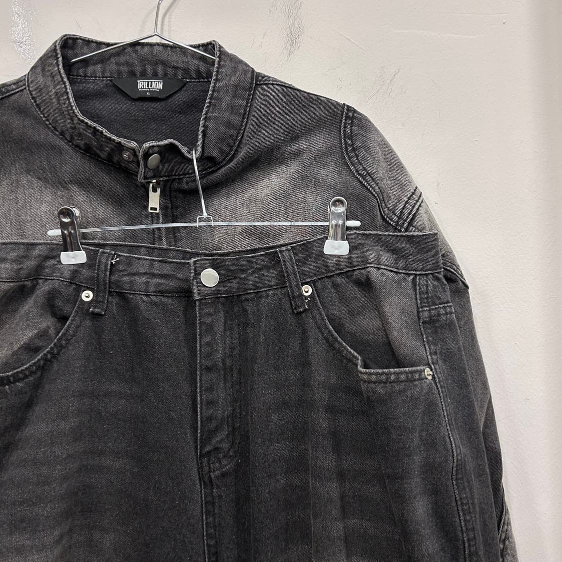 트릴리온 워시드 흑청 집업 자켓 & 카고 와이드팬츠 데님 셋업 상품이미지1