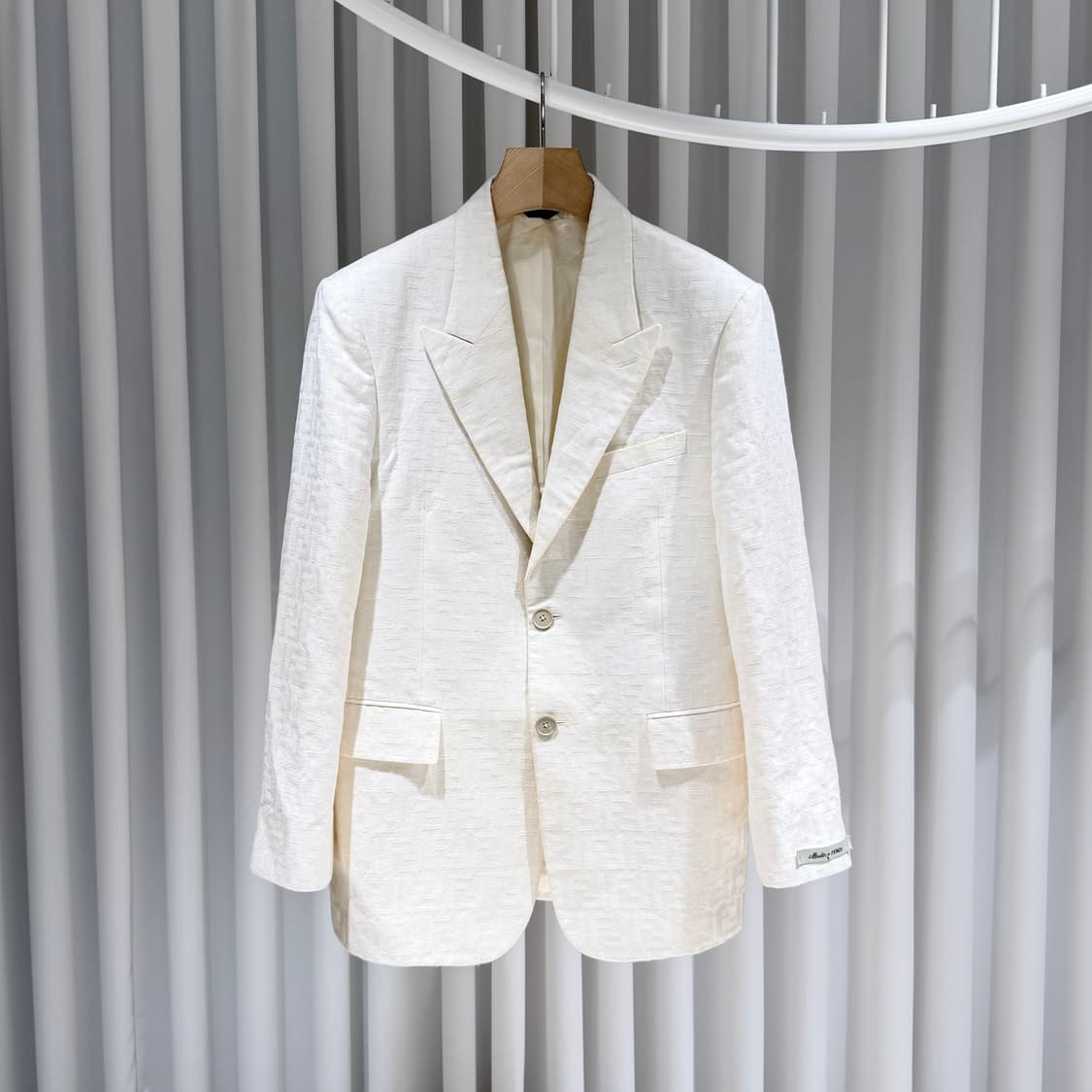 52 / 펜디 FF 모노그램 화이트 블레이저 자켓 / 택 달림 상품이미지1