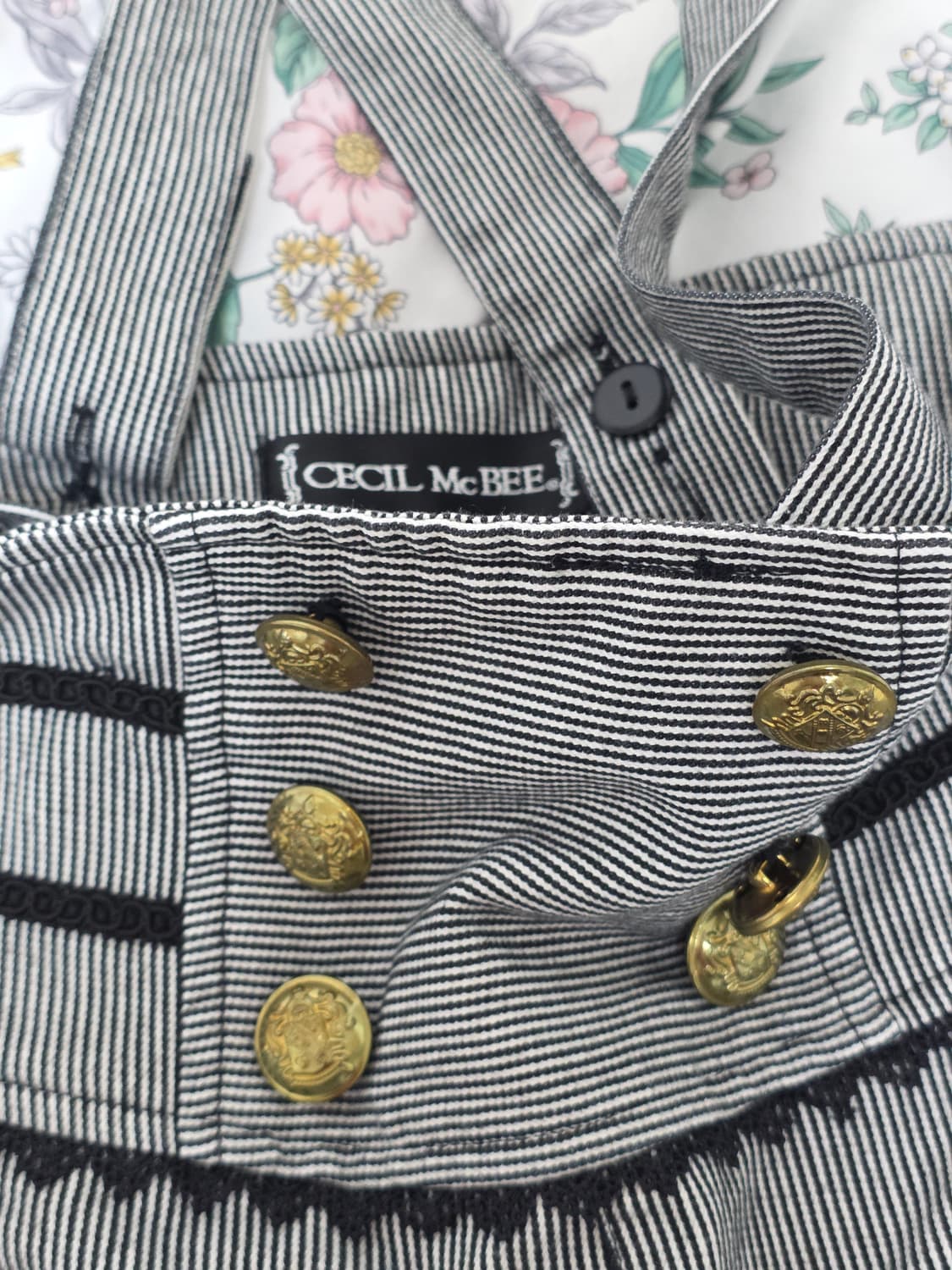 세실맥비 일본빈티지)오네갸루st 프릴블라우스+지뢰계큐롯반바지 코디세트 상품이미지5