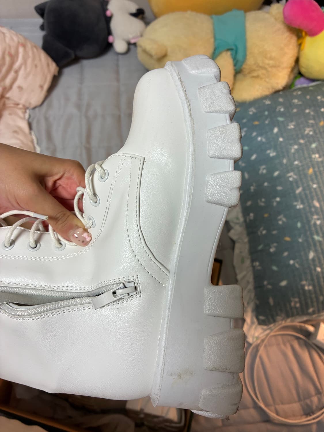 지그재그 에이블리 통굽 워커 화이트 235 상품이미지3