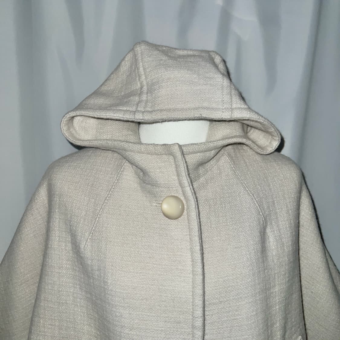 ivory hooded cape 상품이미지3