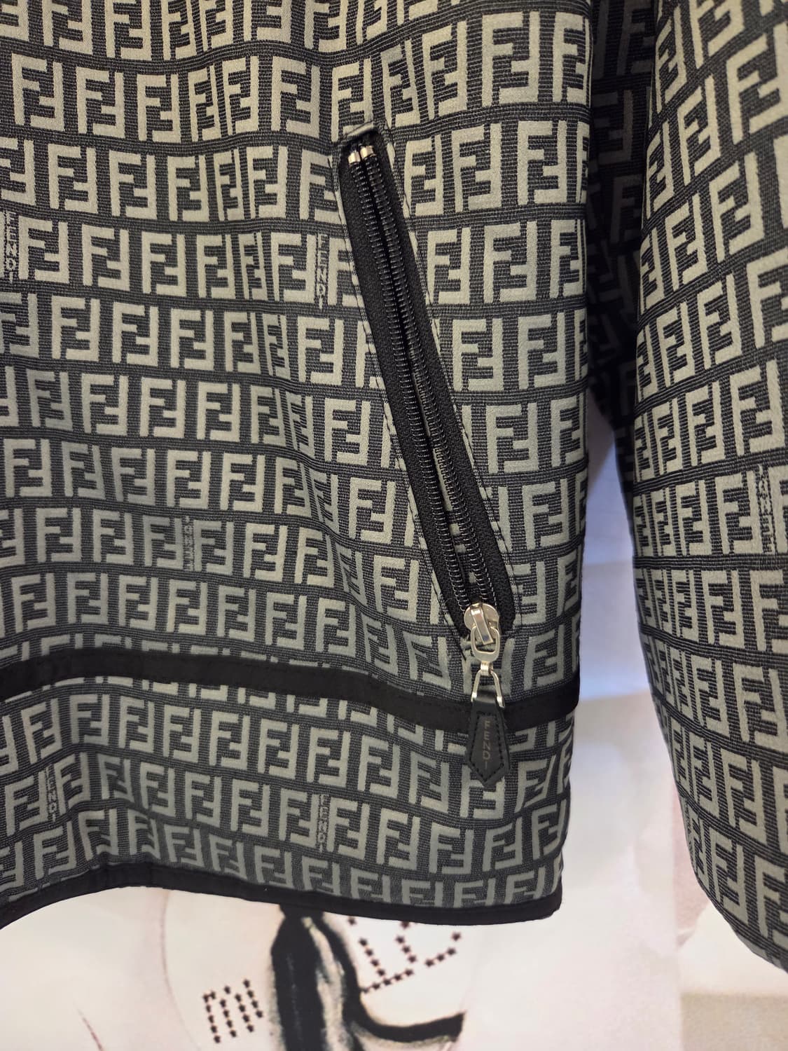 FENDI 펜디 주카패턴 하이넥 자켓💯 상품이미지4