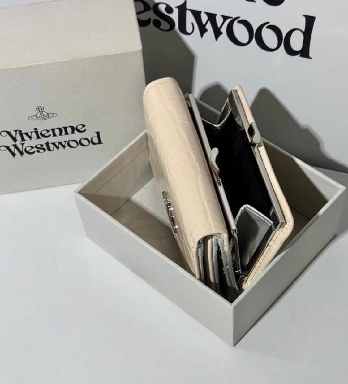 비비안웨스트우드 아카이브 은장 orb 레더 하프월렛 반지갑 상품이미지2