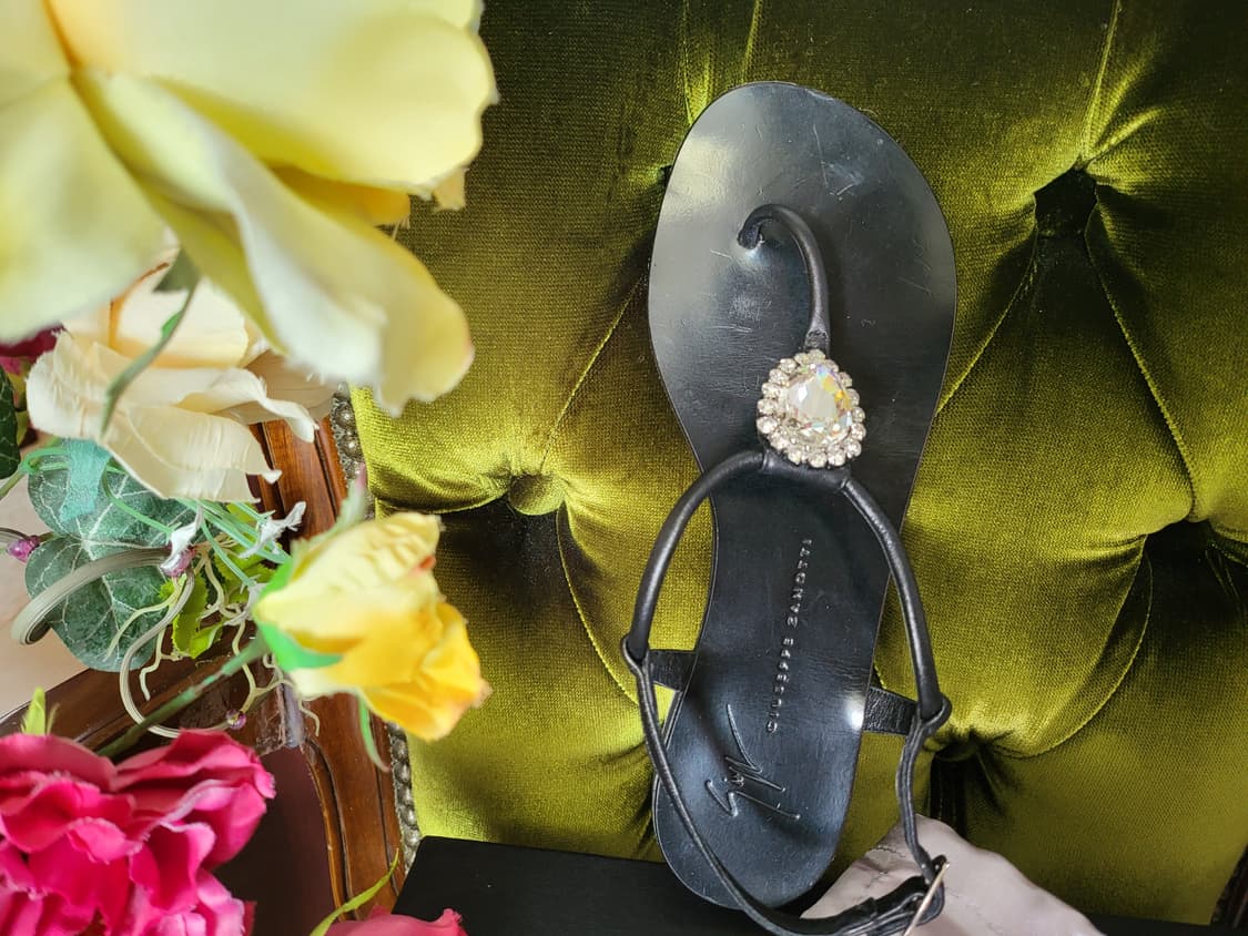 쥬세페 자노티 빅 크리스탈 플랫 샌들 박스 더스트 1 회 착용 상품이미지9