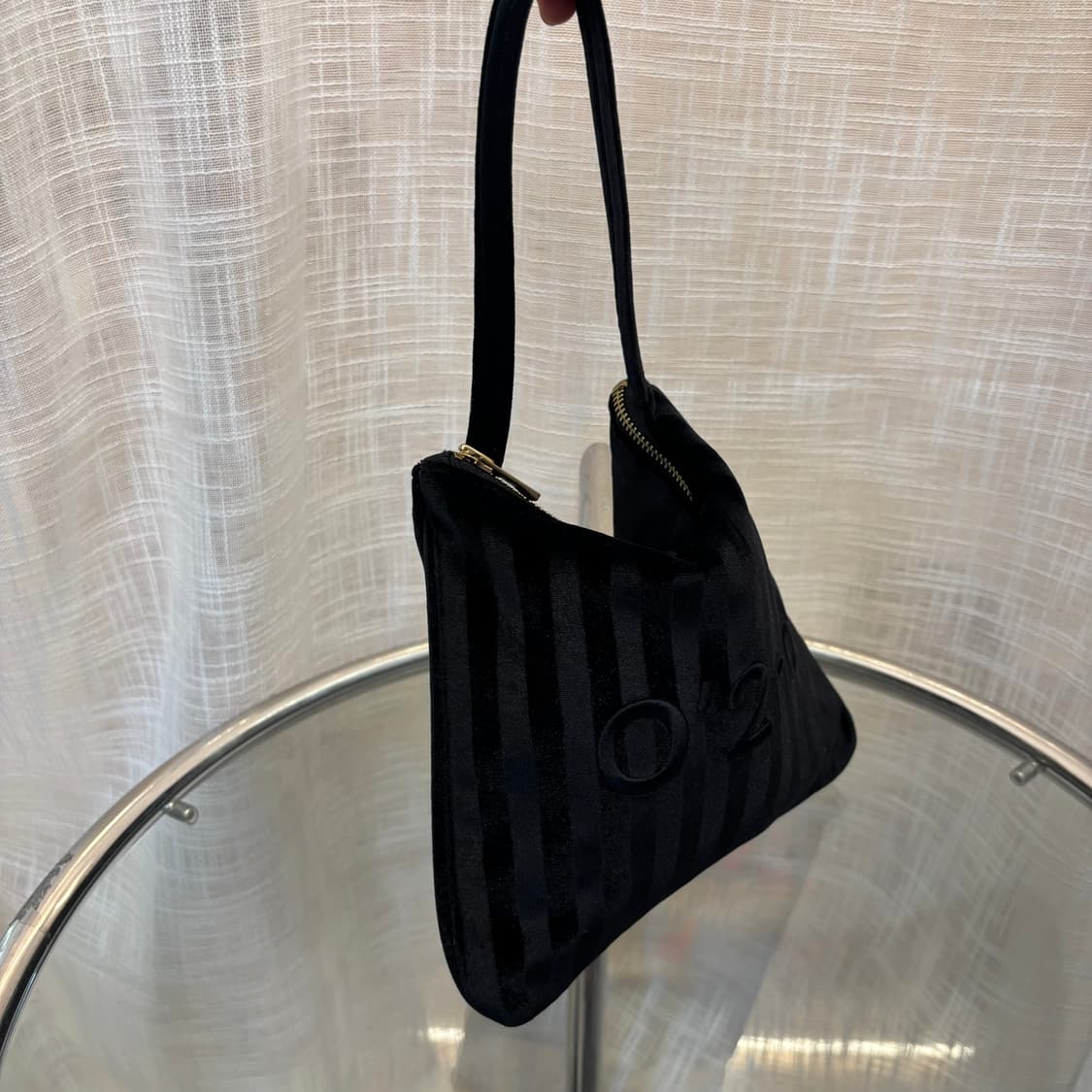 정품 오즈세컨 벨벳 토트백     상품이미지3