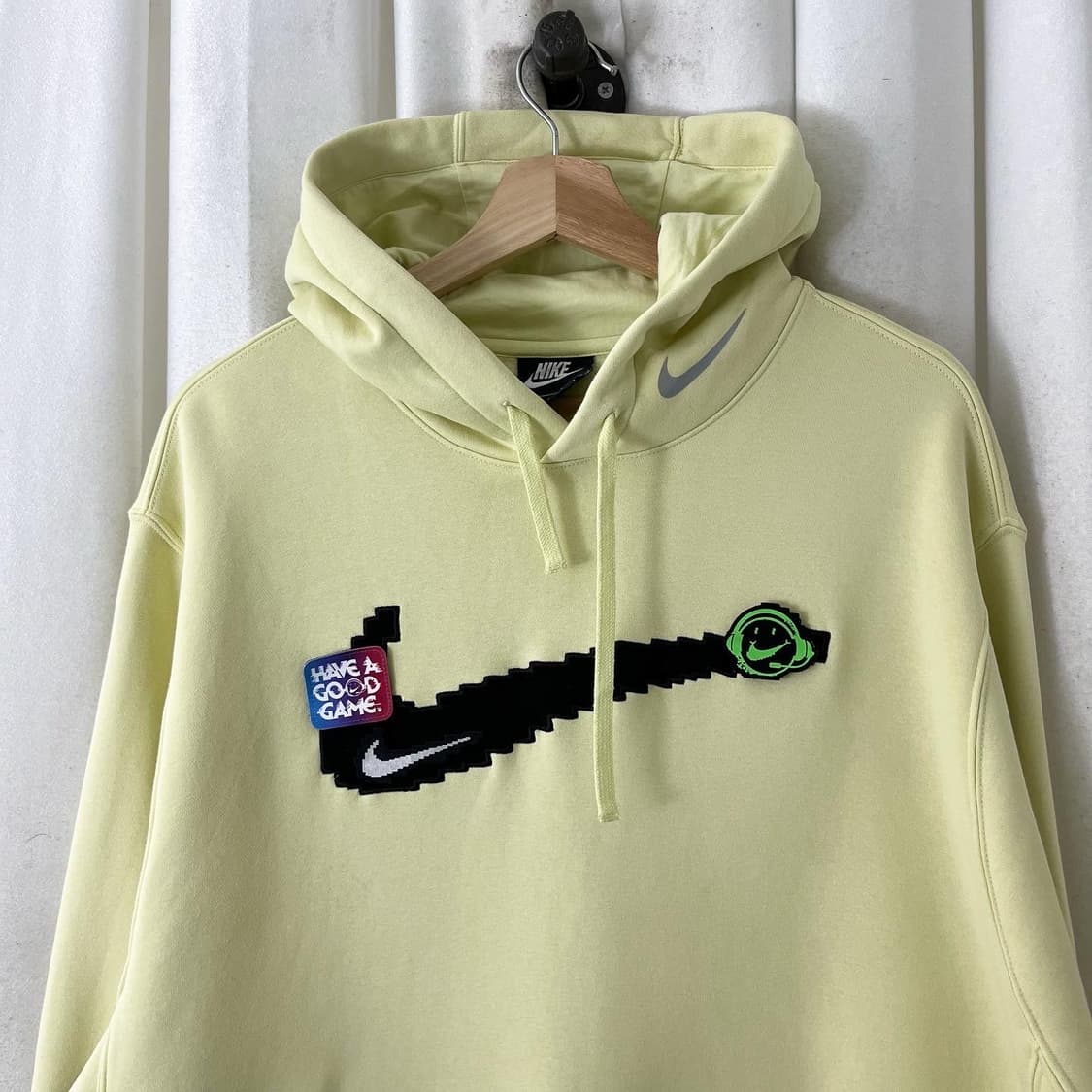 나이키 옐로우 패치 후드티 상품이미지2