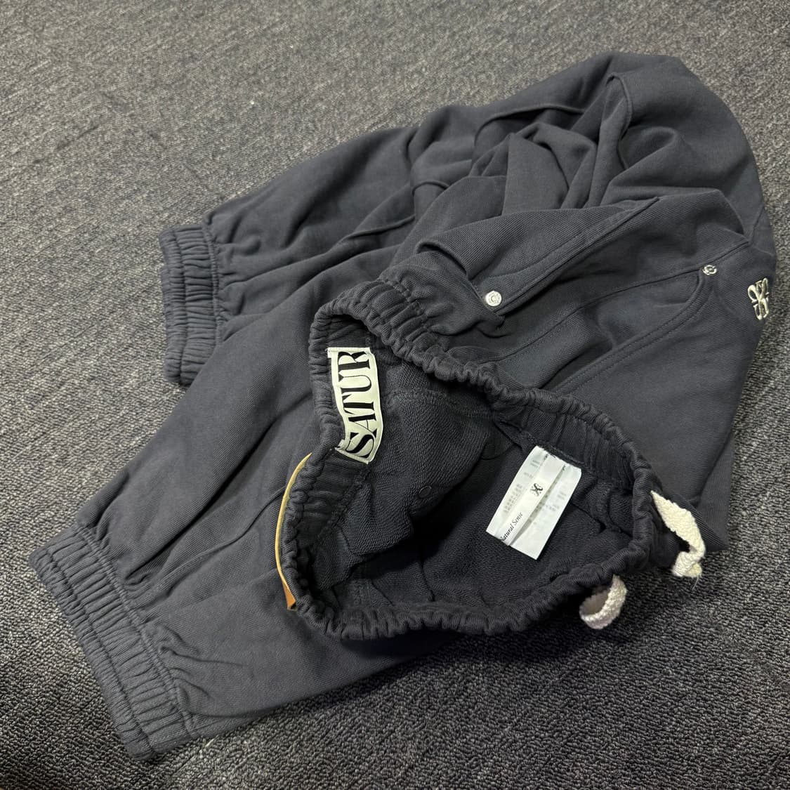 SATUR 가죽패치 조거팬츠 상품이미지9