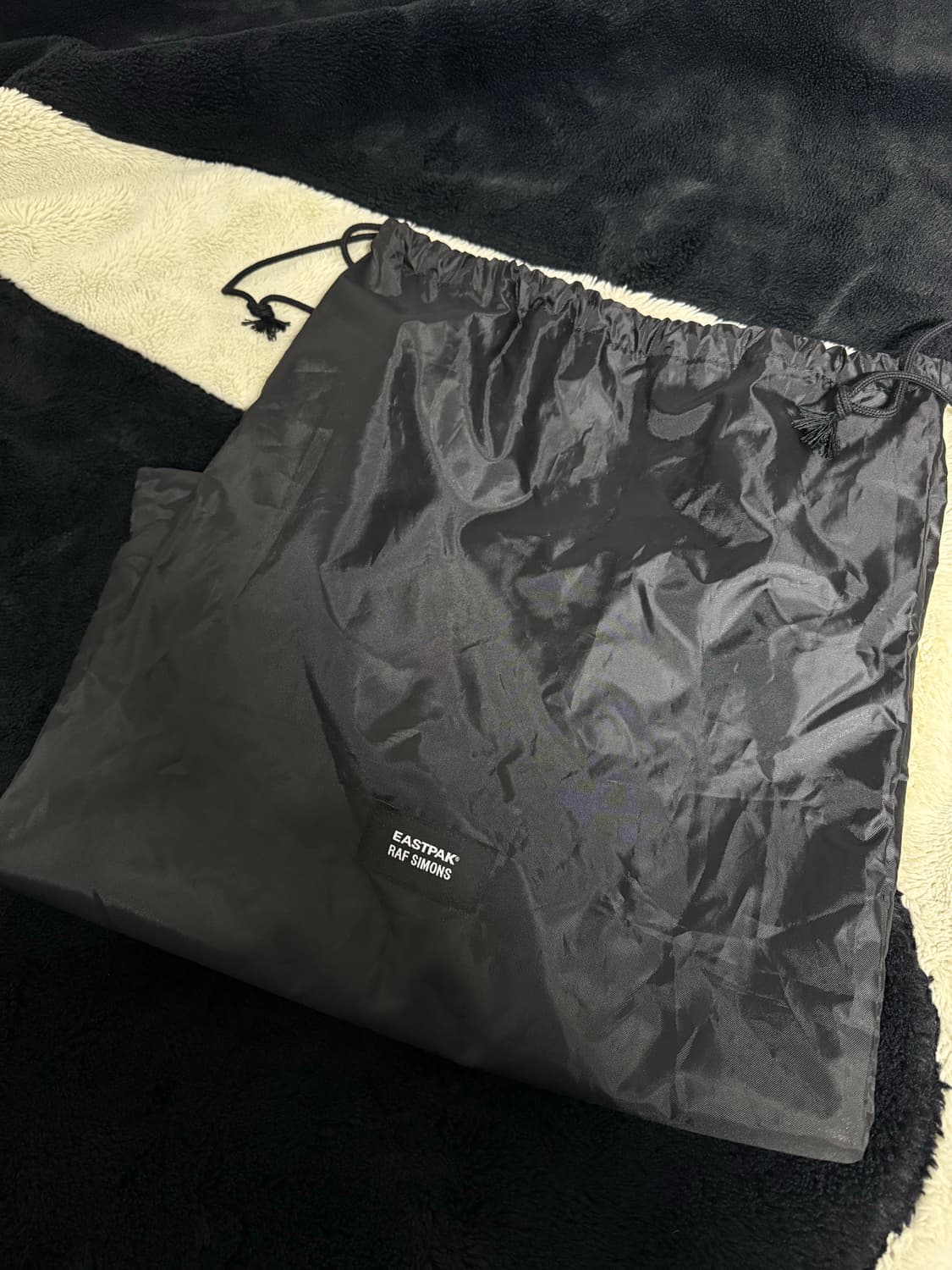 라프시몬스 이스트팩 슬링백 상품이미지4